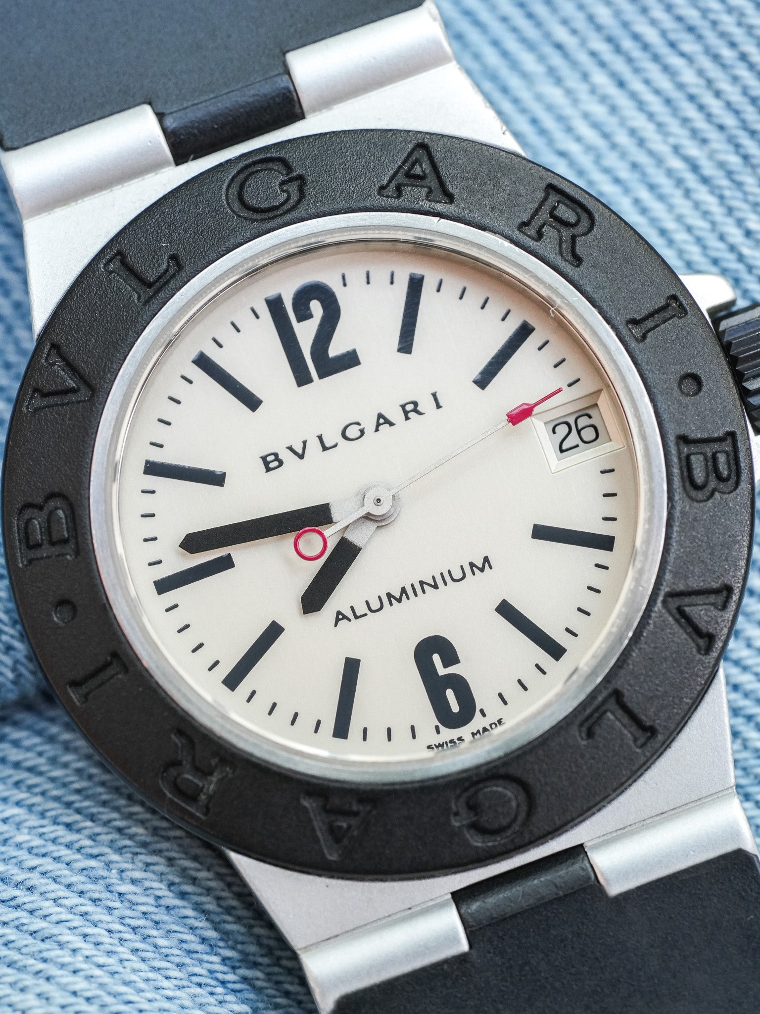 Bvlgari - Aluminum 29mm Crème Caoutchouc noir - 1990s - Atelier Victor - Vintage Shop