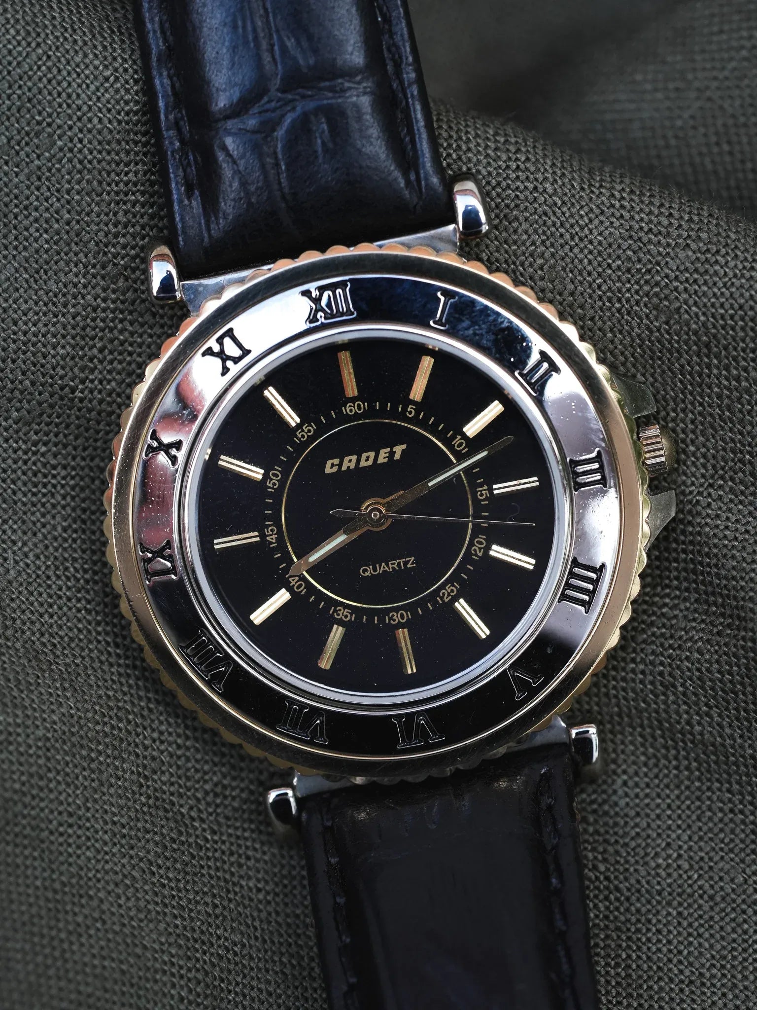 Cadet - Acier Or Cadran noir - 1990s - Atelier Victor - Vintage Shop