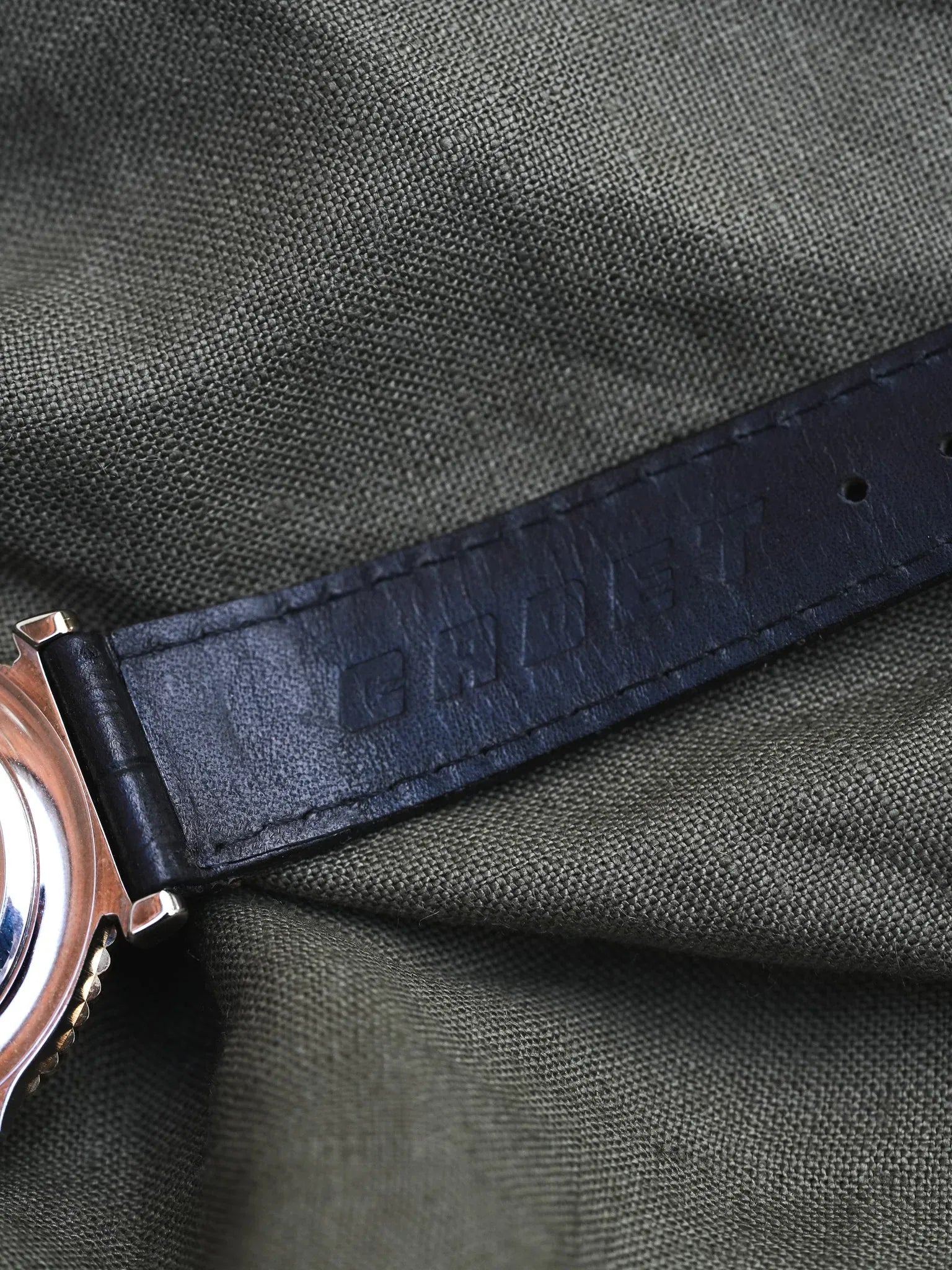 Cadet - Acier Or Cadran noir - 1990s - Atelier Victor - Vintage Shop