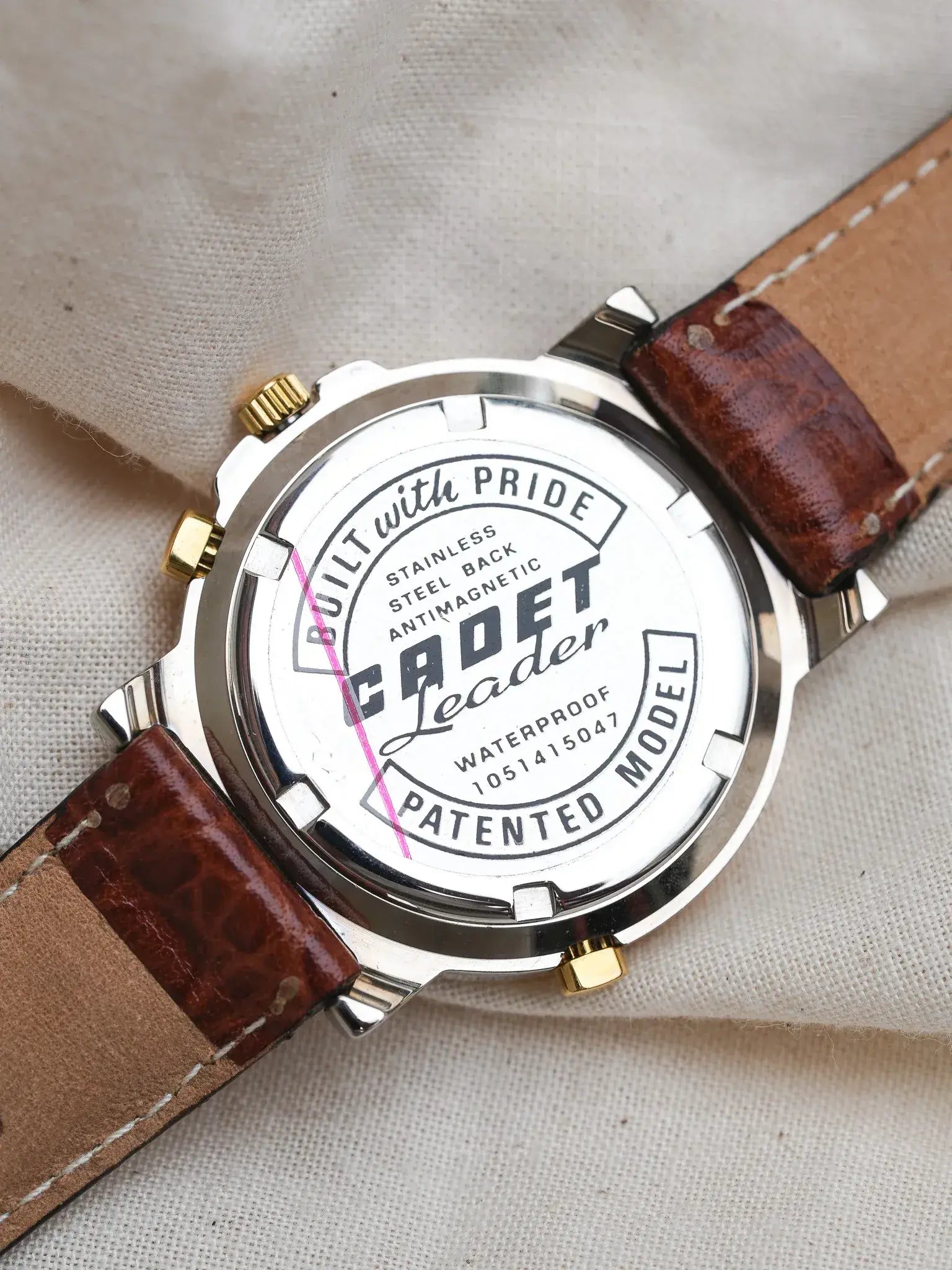 Cadet - Leader Calendrier Acier Or Lunette Verte - NOS - 1980s - Atelier Victor