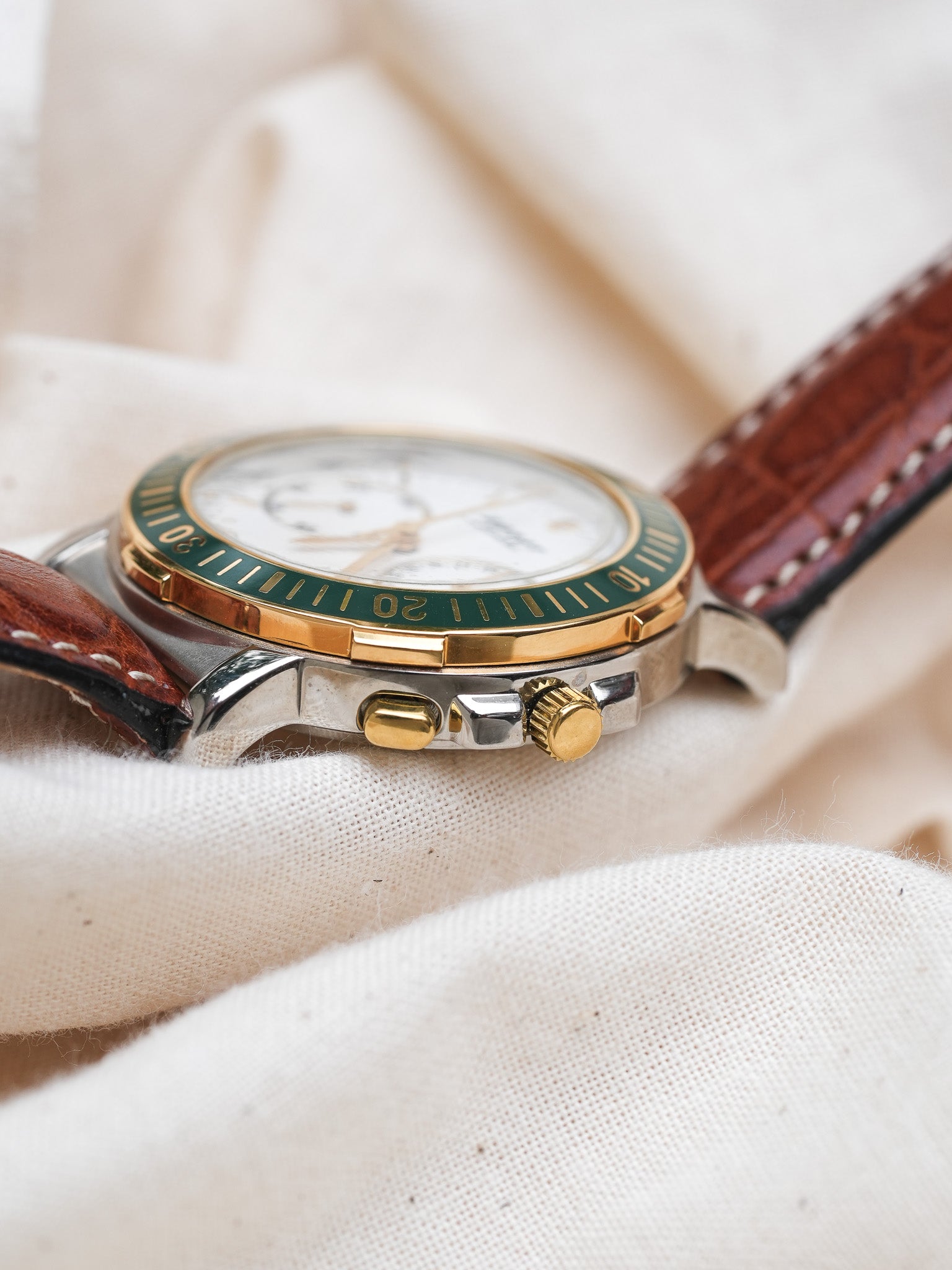 Cadet - Leader Calendrier Acier Or Lunette Verte - NOS - 1980s - Atelier Victor - Vintage Shop