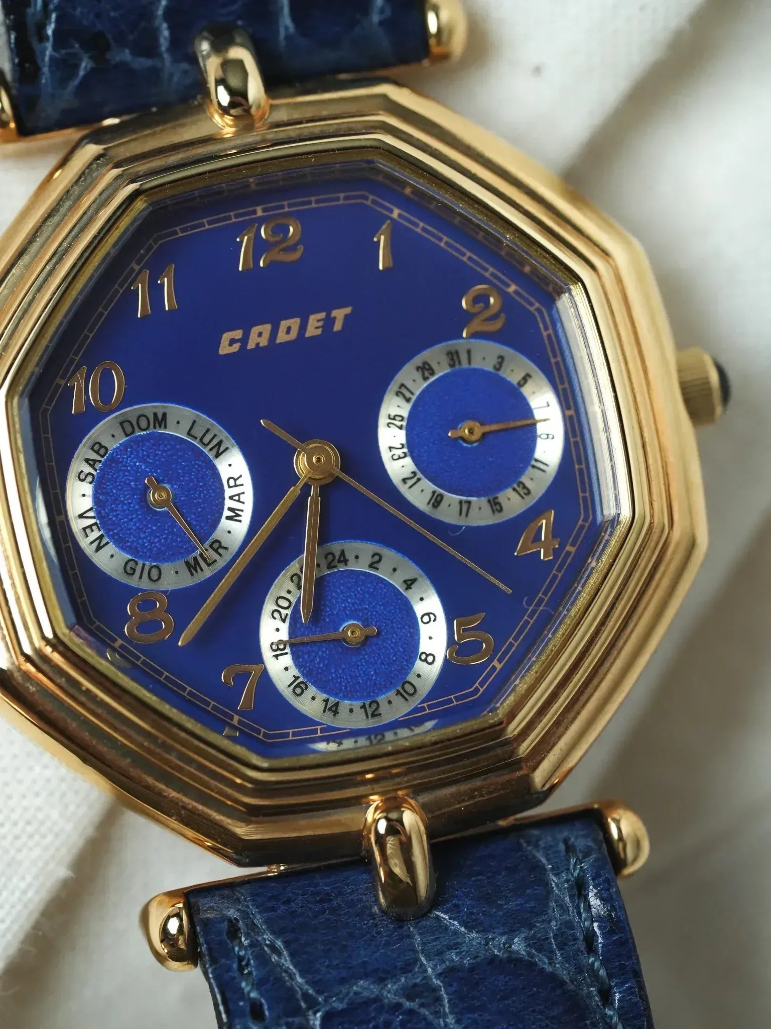 Cadet - Octogonale Or Bleu Triple Date - NOS -1990s - Atelier Victor