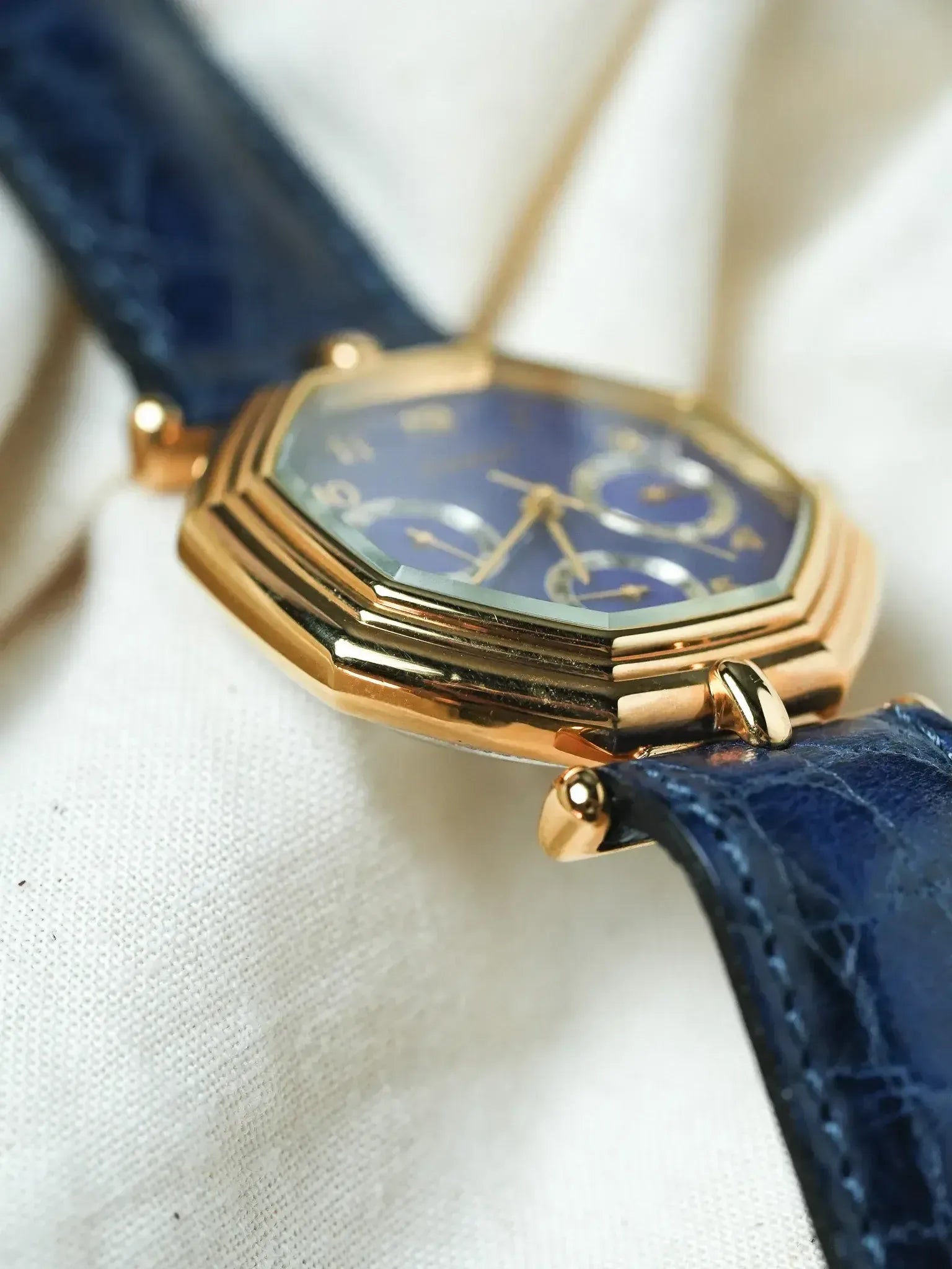 Cadet - Octogonale Or Bleu Triple Date - NOS -1990s - Atelier Victor