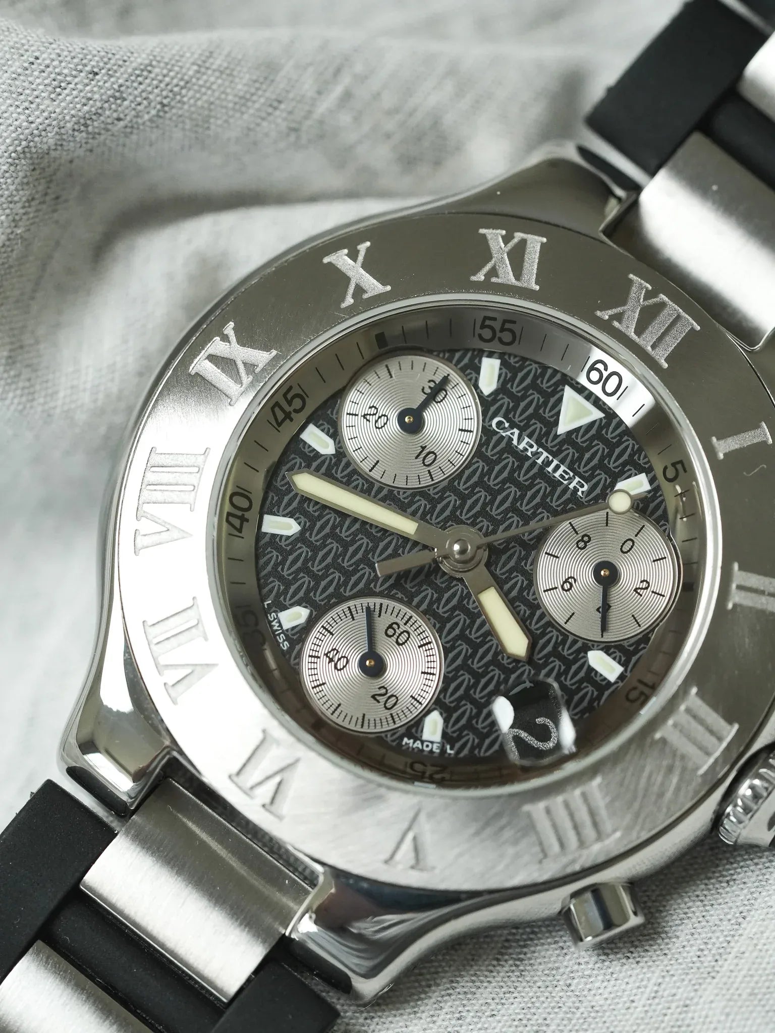 Cartier - Must Chronographe Noir 2424 - papier - 2003 - Atelier Victor