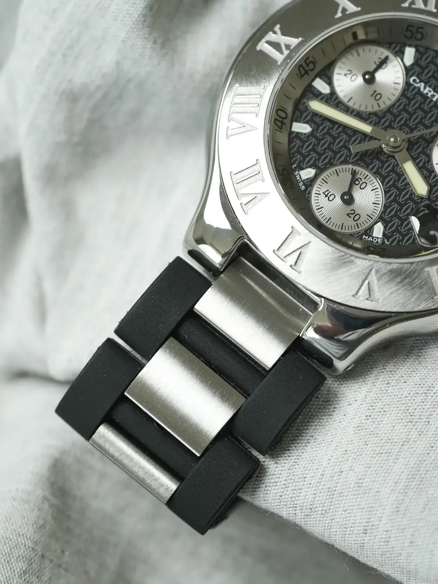 Cartier - Must Chronographe Noir 2424 - papier - 2003 - Atelier Victor