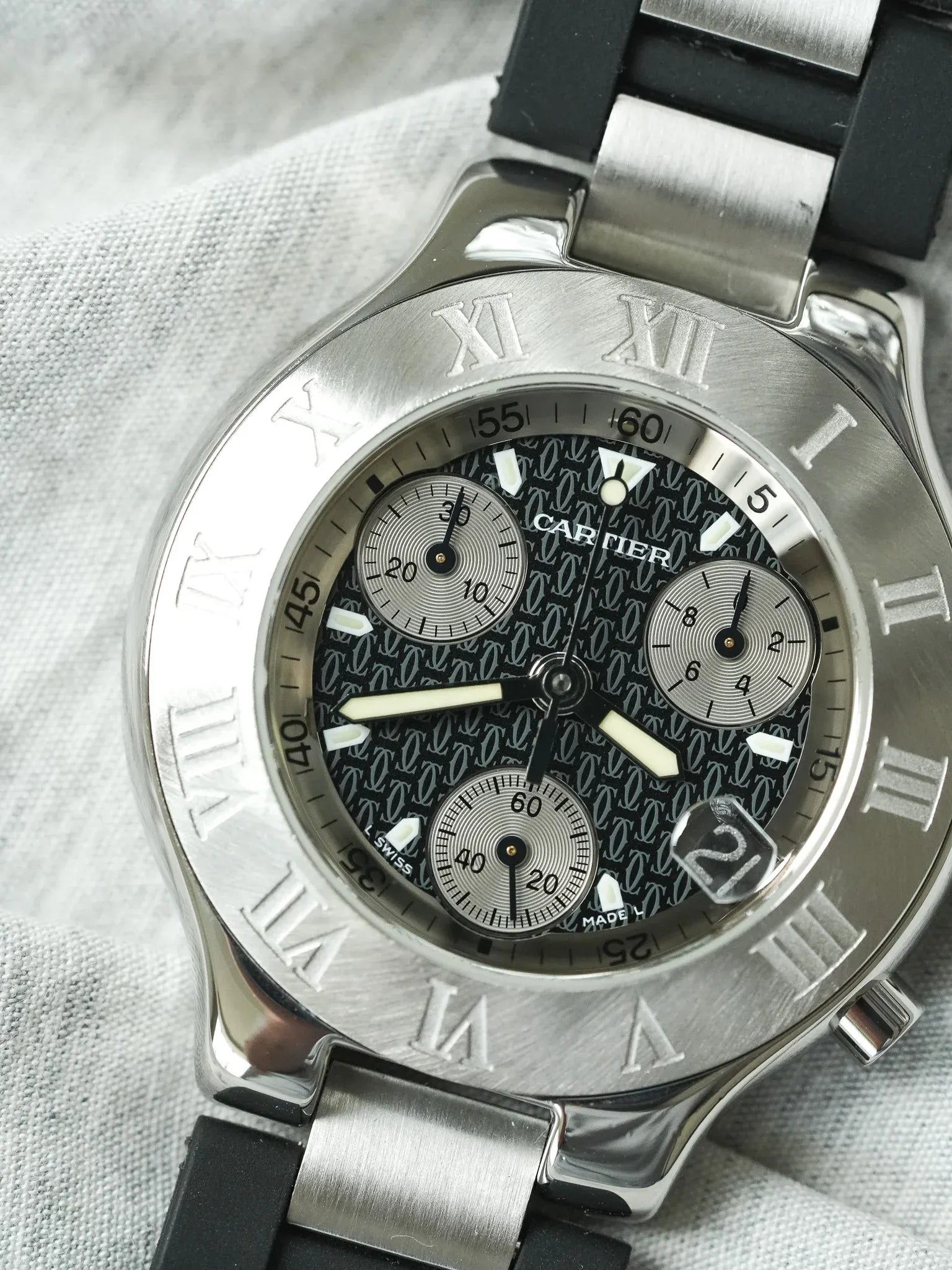 Cartier - Must Chronographe Noir 2424 - papier - 2003 - Atelier Victor