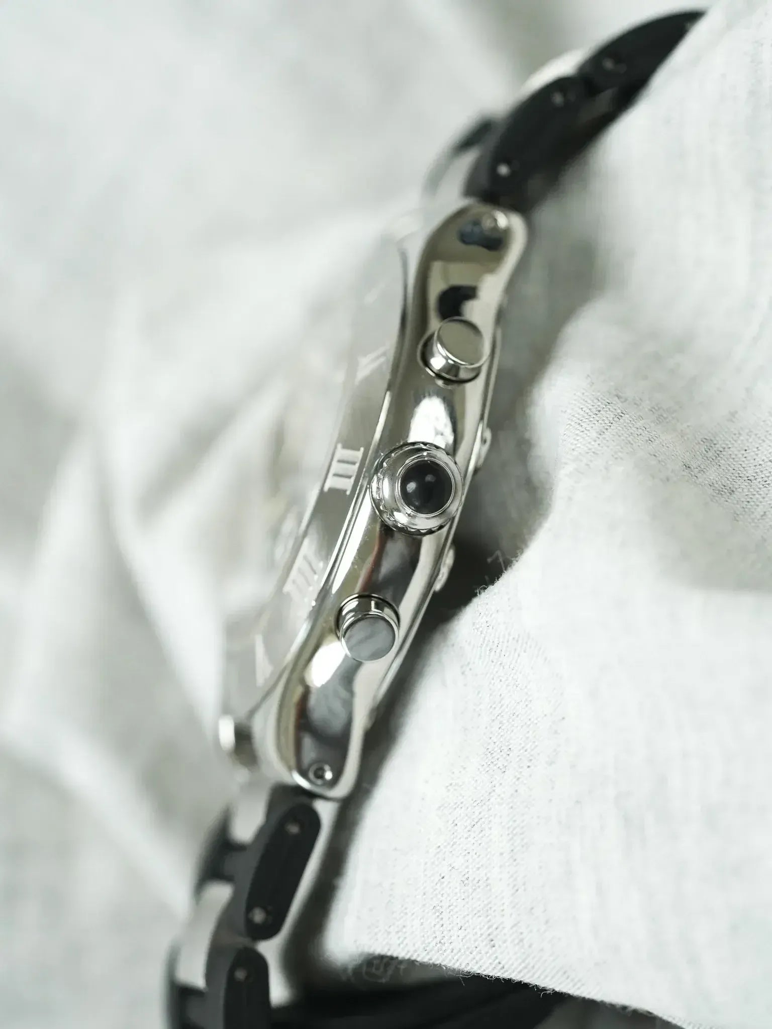 Cartier - Must Chronographe Noir 2424 - papier - 2003 - Atelier Victor