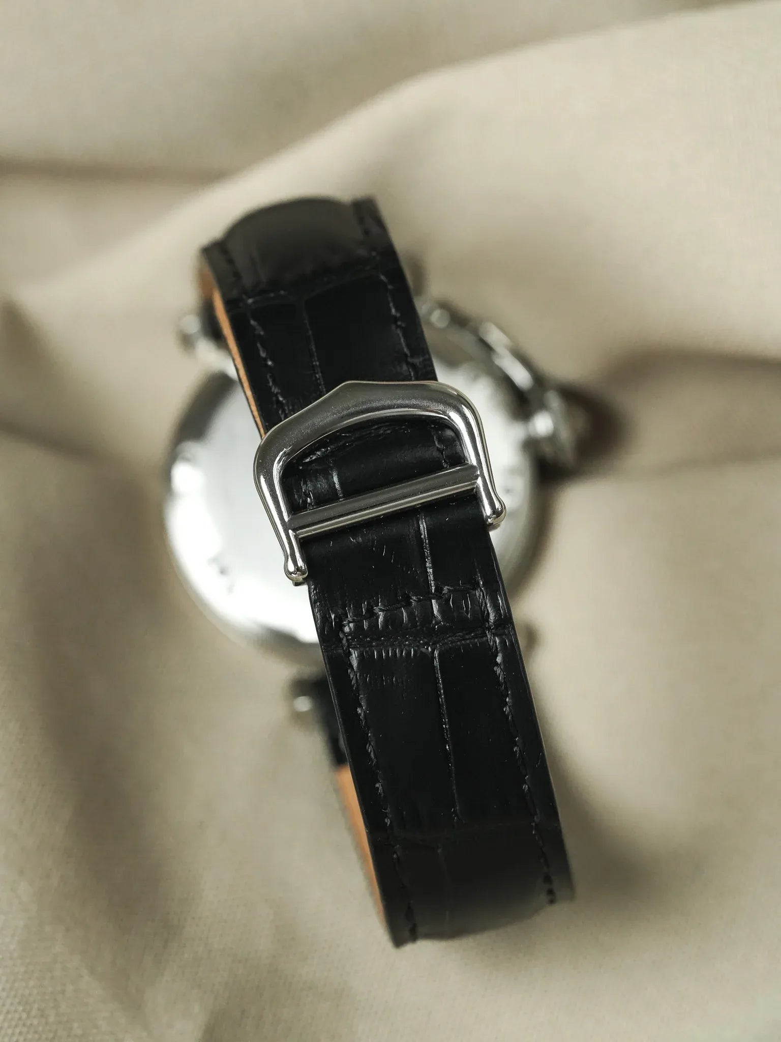 Cartier - Pasha 2324 Cuir Date Blanc Tapissé - Papier - 2003 - Atelier Victor