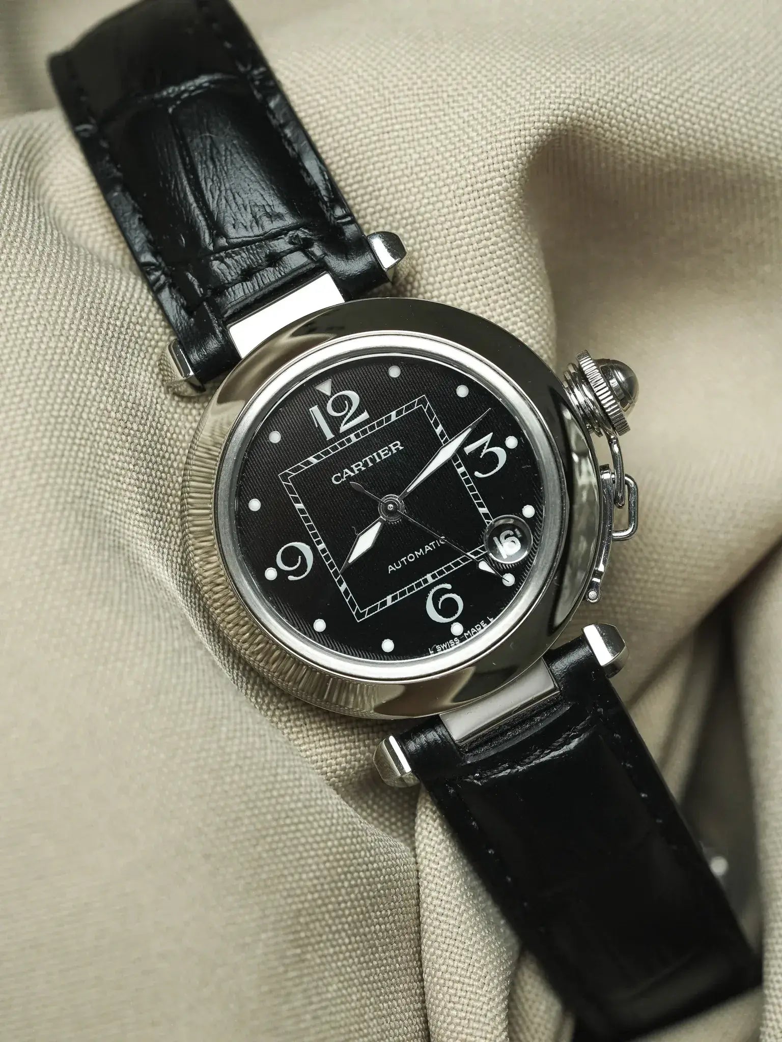 Cartier - Pasha 2324 Cuir Date Blanc Tapissé - Papier - 2003 - Atelier Victor