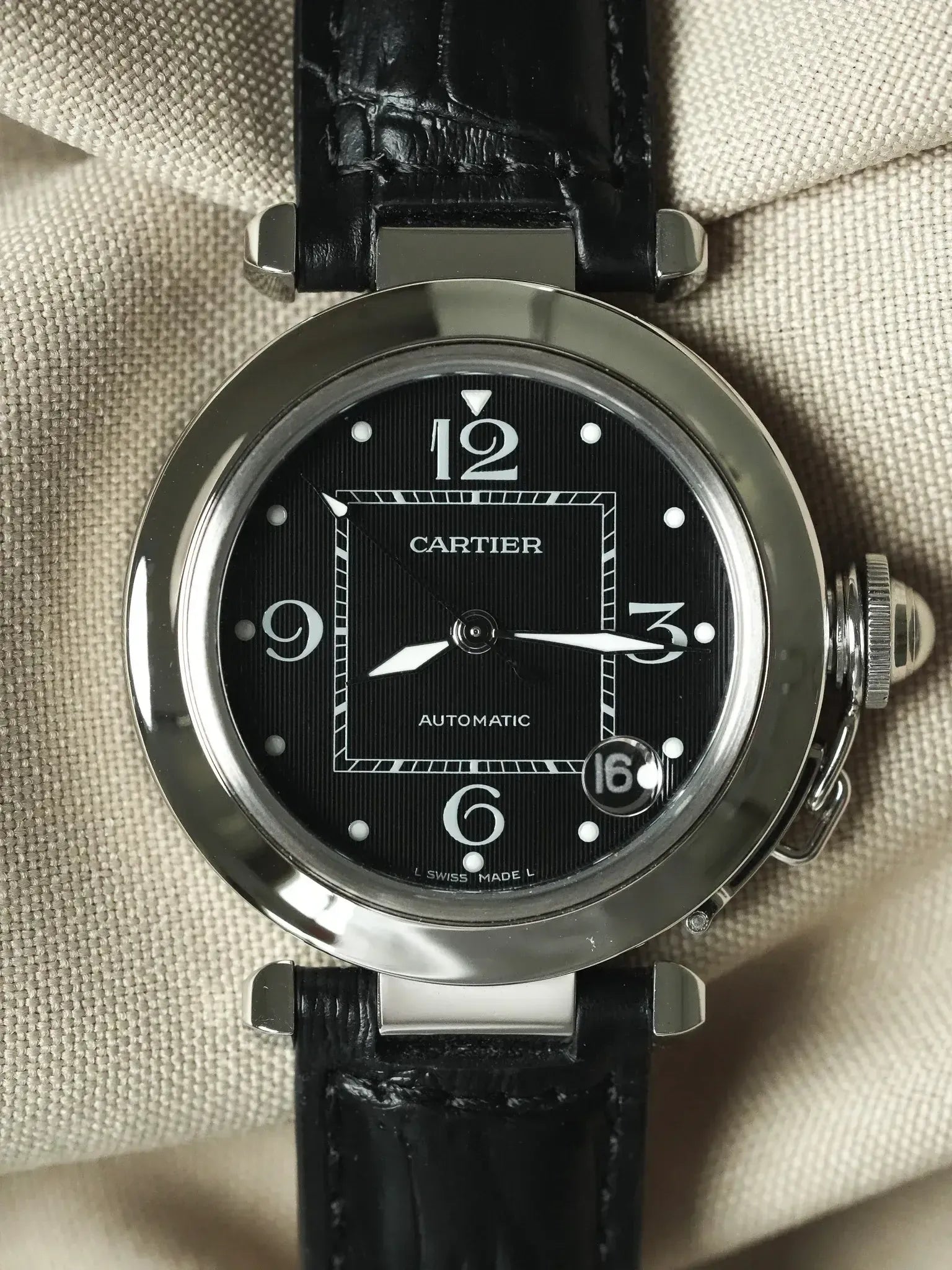 Cartier - Pasha 2324 Cuir Date Blanc Tapissé - Papier - 2003 - Atelier Victor