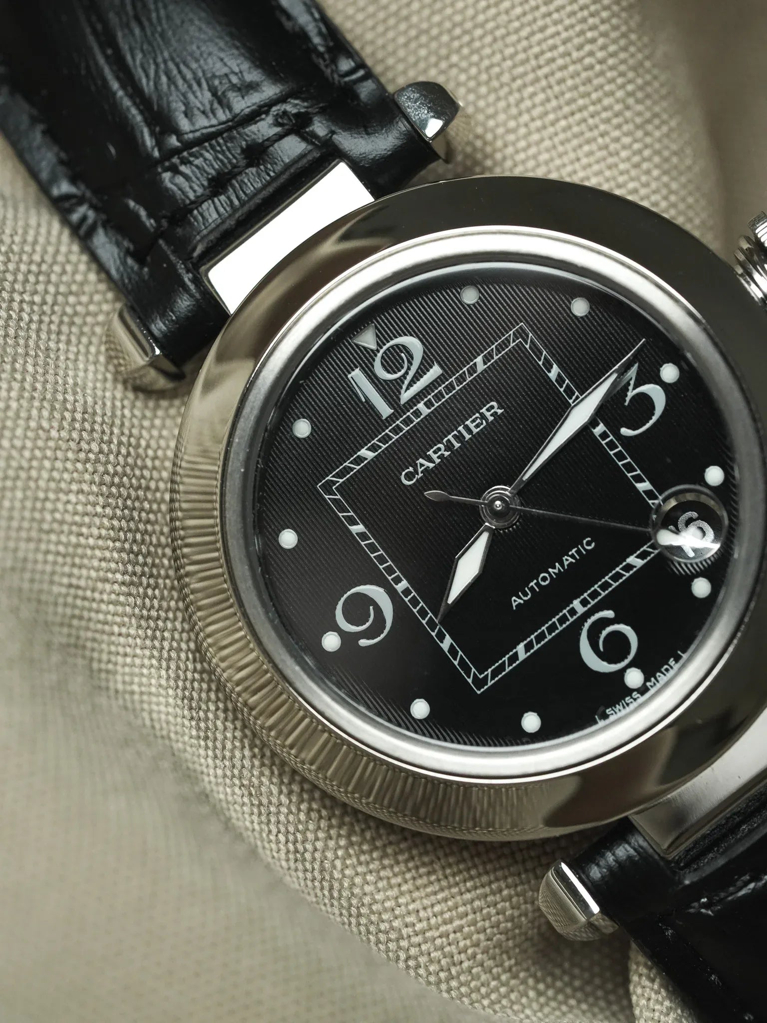 Cartier - Pasha 2324 Cuir Date Blanc Tapissé - Papier - 2003 - Atelier Victor