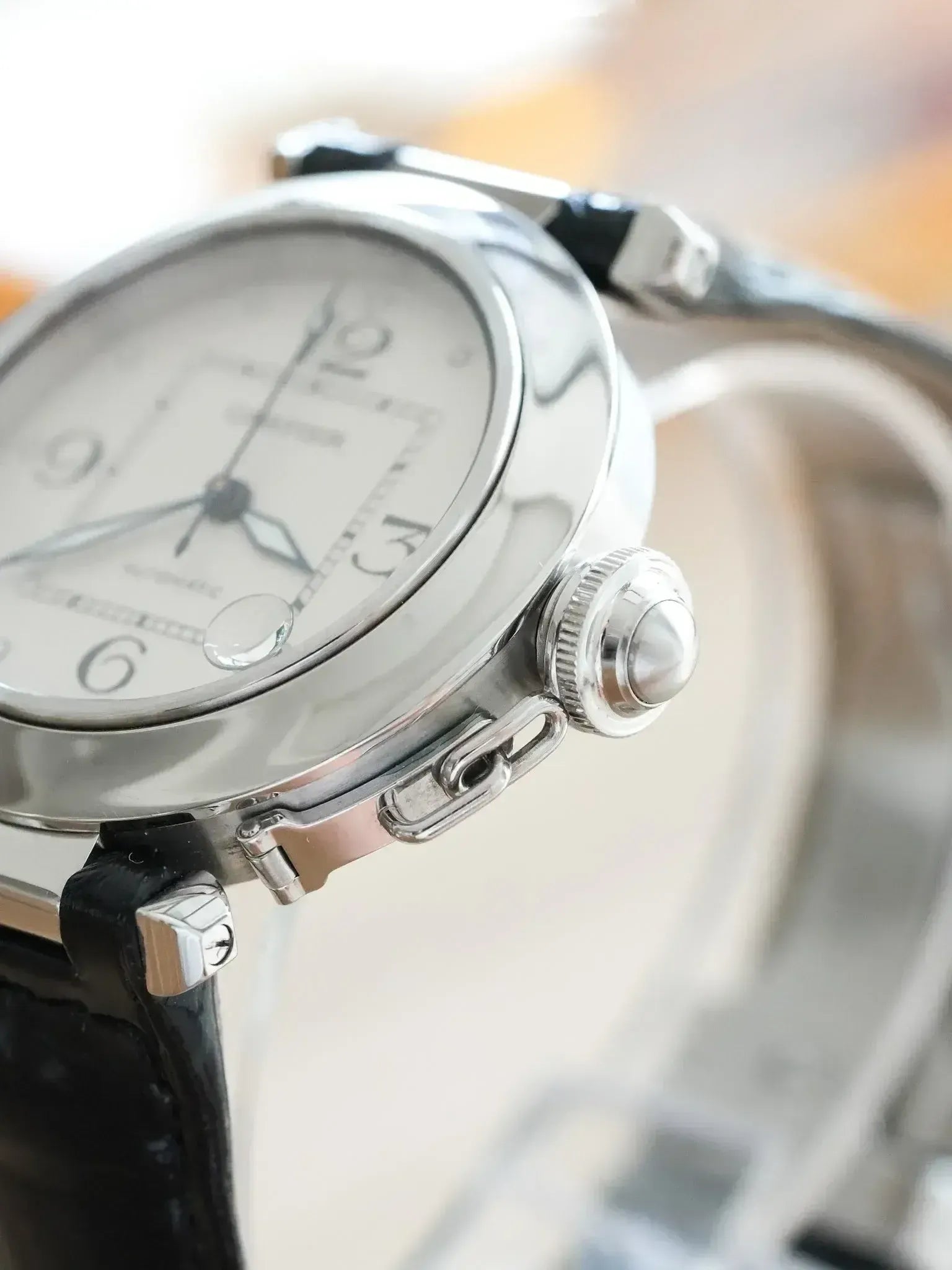 Cartier - Pasha 2324 Date Blanc Tapissé Cuir - 2000s - Atelier Victor