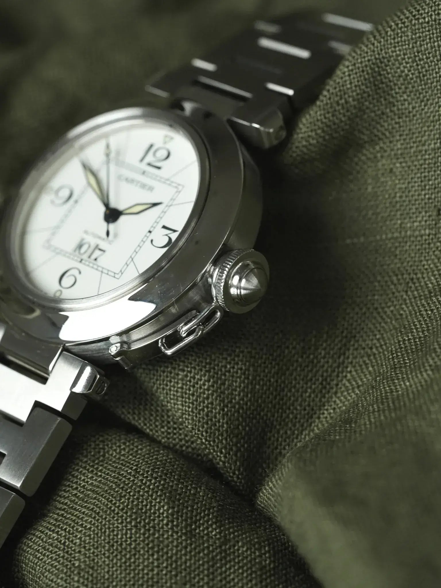 Cartier - Pasha 2475 Grande Date Blanc Acier 35mm - 2000s - Atelier Victor