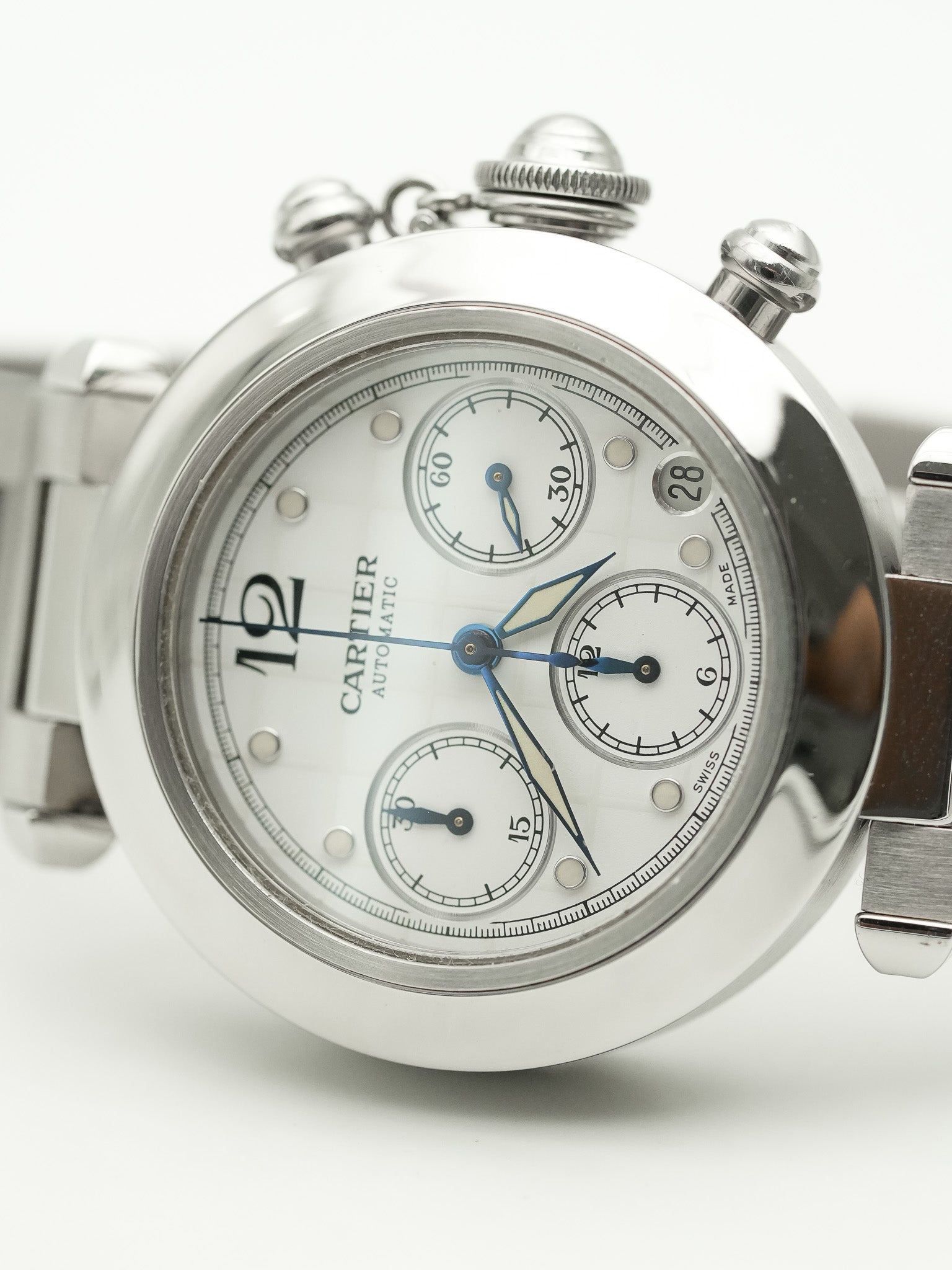 Cartier - Pasha Chronographe Blanc Quadrillé - 2000s - Atelier Victor - Vintage Shop