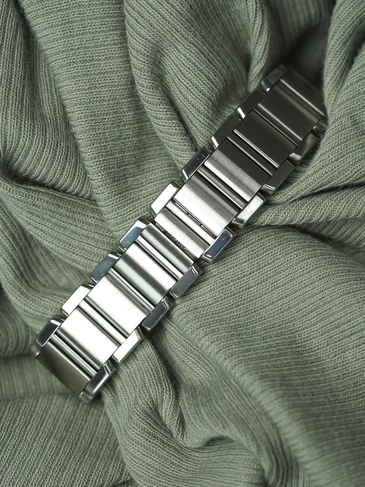 Cartier - Tank Francaise 2384 Acier Cadran en nacre rose - 2000s - Atelier Victor