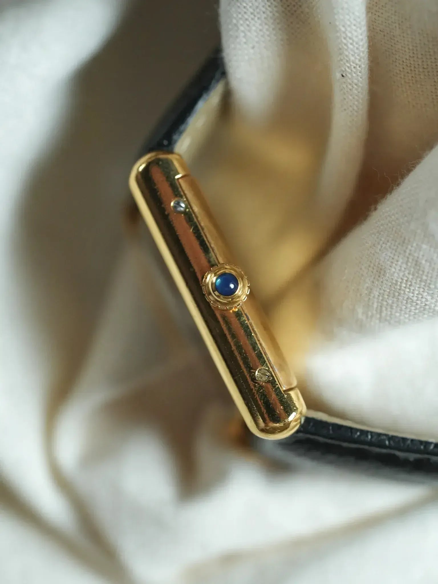 Cartier - Tank Must de Cartier 23x30 Vermeil Cadran Noir laqué Boucle Déployante - 1980s - Atelier Victor