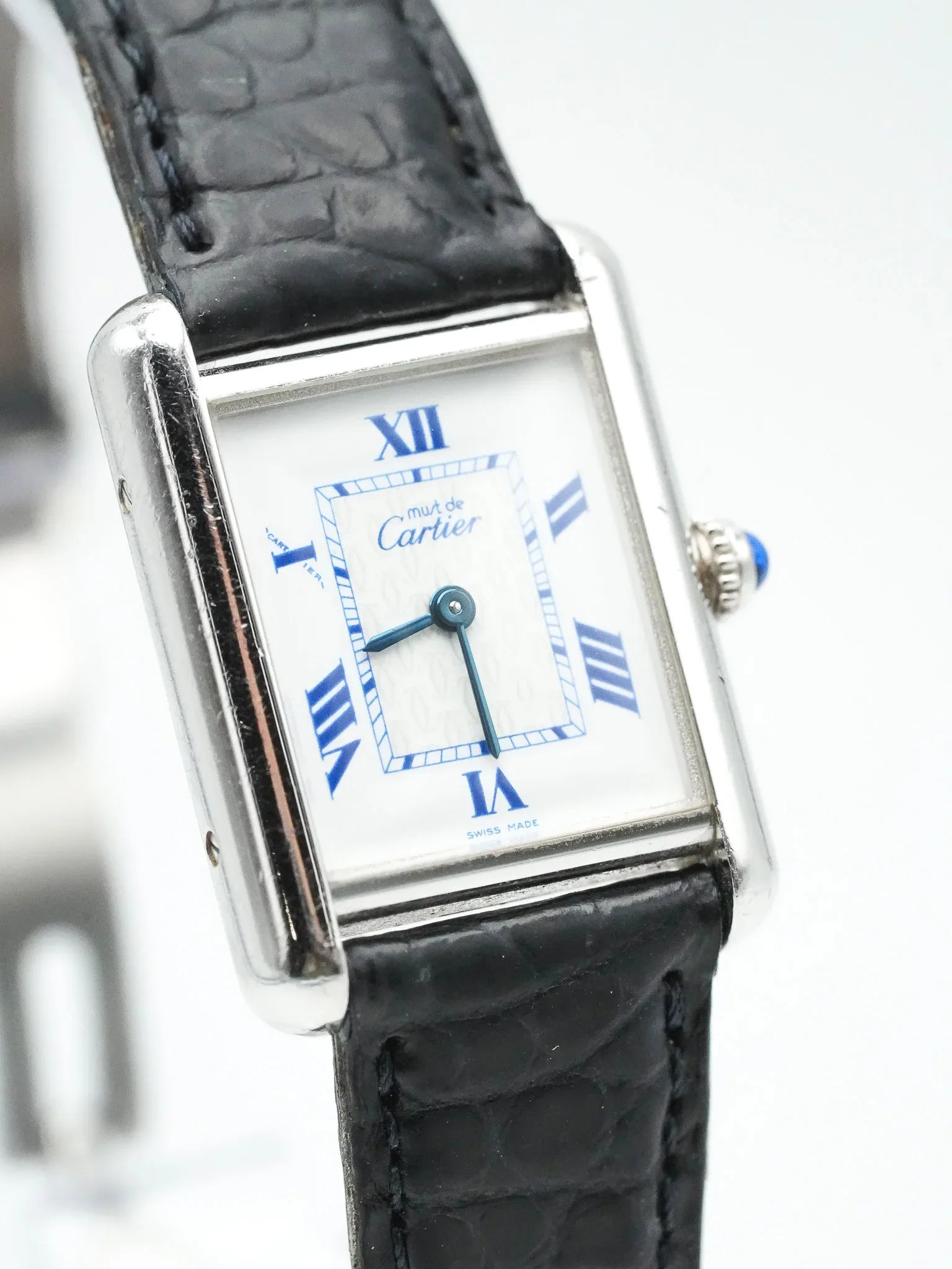 Cartier - Tank Must SM 2416 en argent massif index bleu - 1990s - Atelier Victor - Vintage Shop