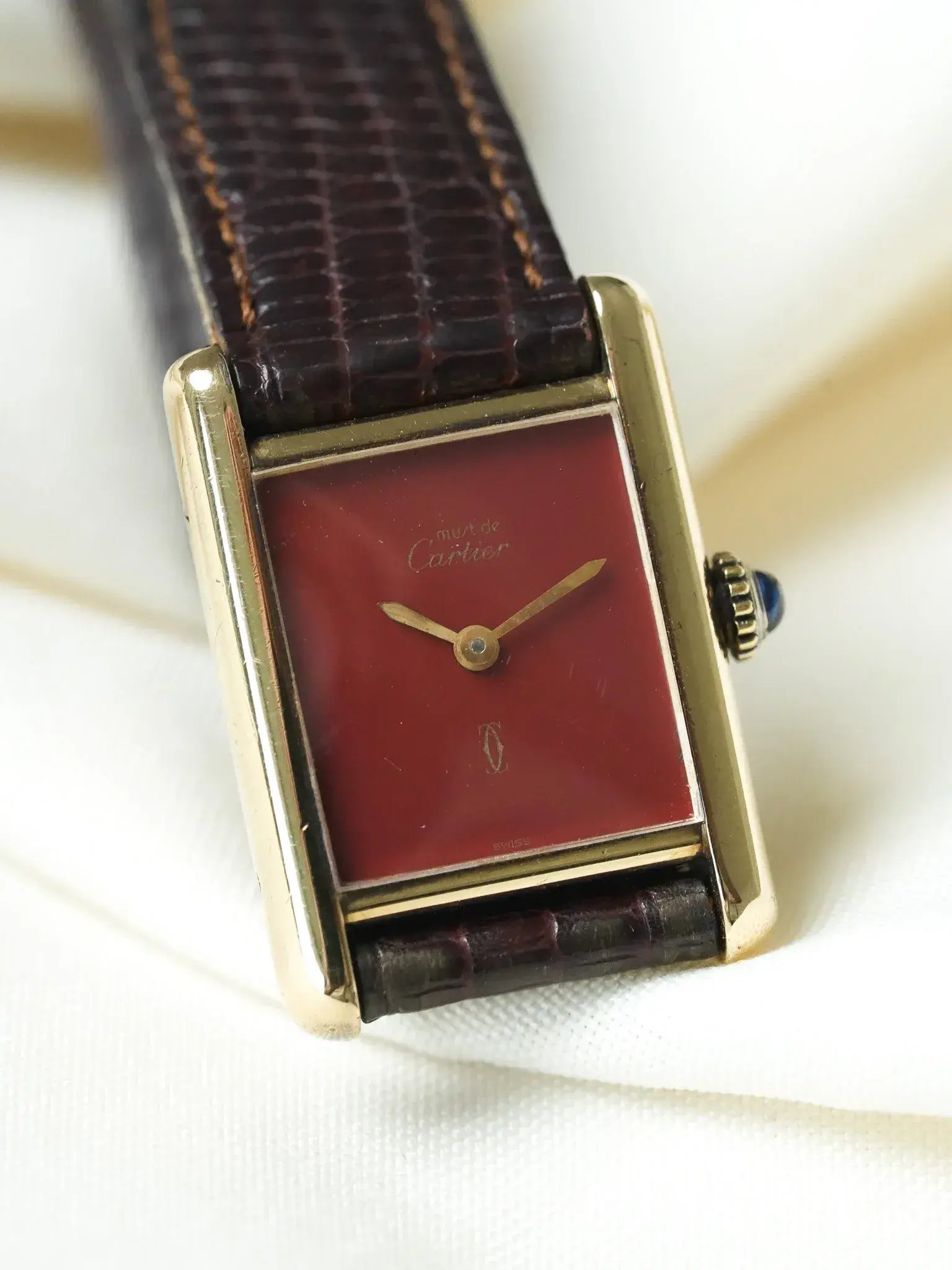 Montre Cartier Tank Must SM Vermeil (Années 1980) – Cadran Rouge & Mécanique