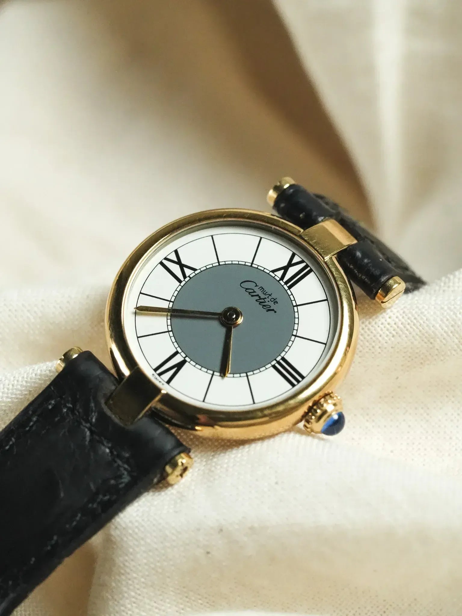 Cartier - Vendôme 590004 Must Vermeil Cadran Blanc Gris Boucle déployante - 1990s - Atelier Victor