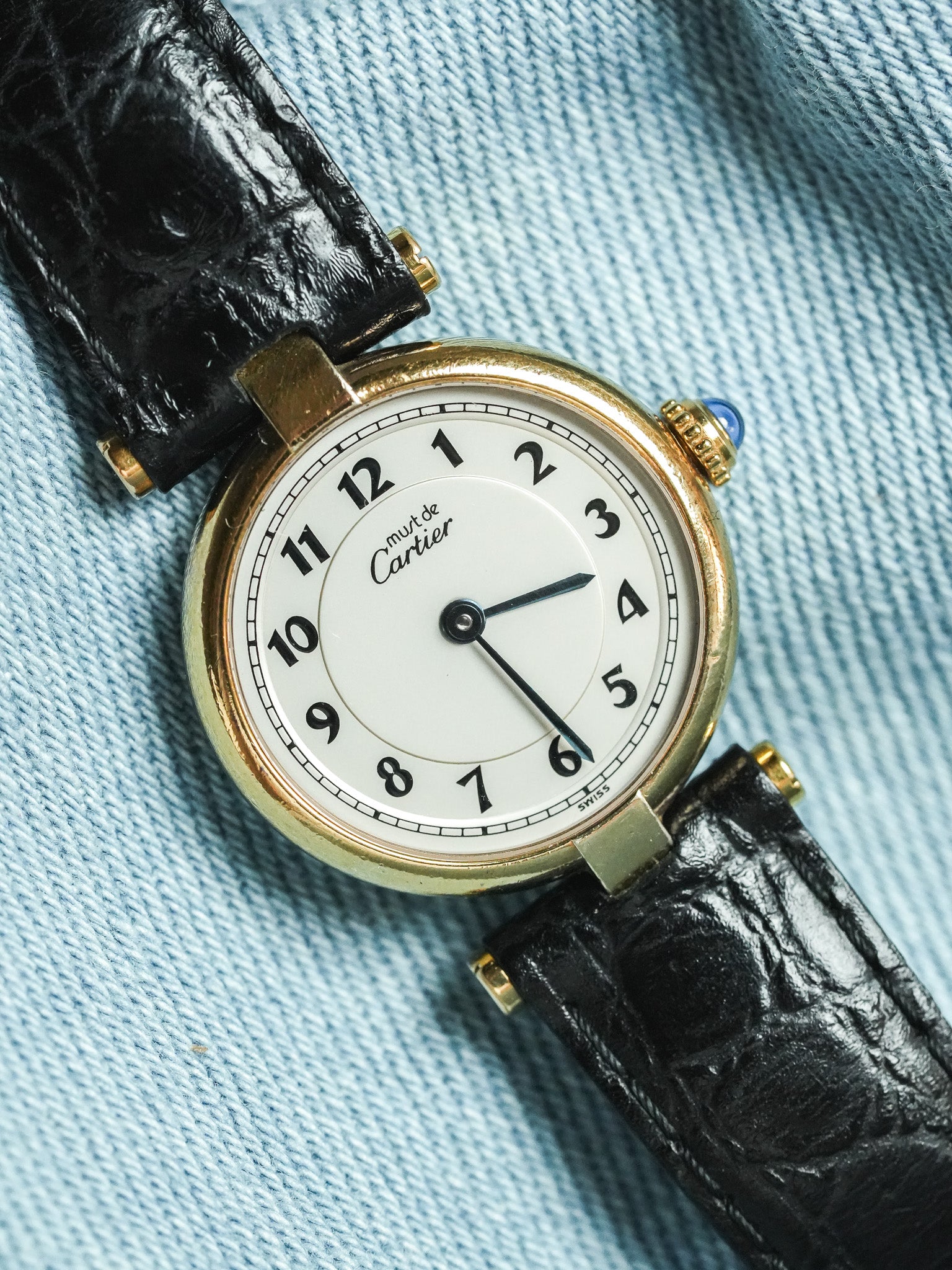 Cartier - Vendôme Must Vermeil Arabes Boucle déployante - 1990s - Atelier Victor - Vintage Shop