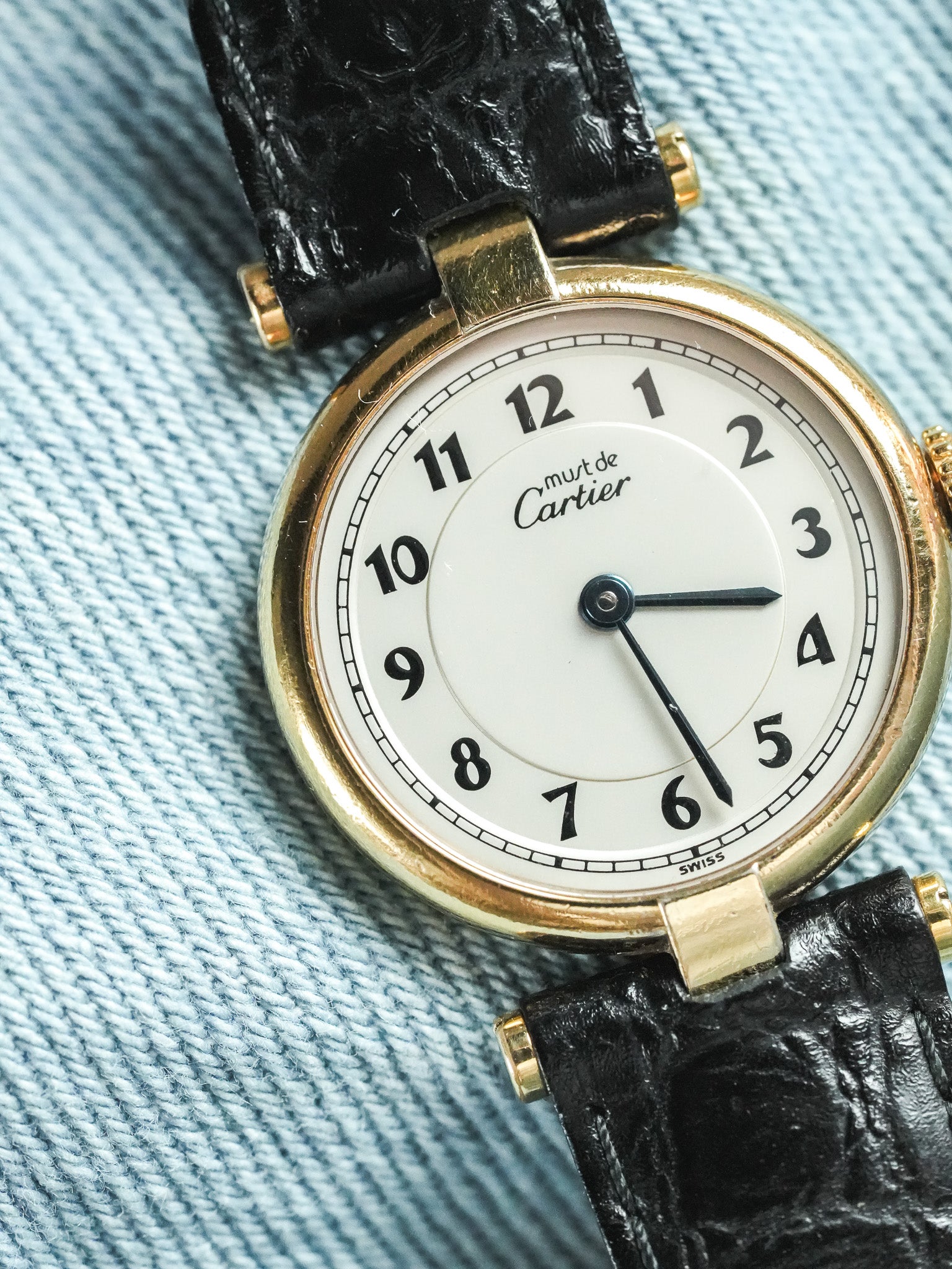 Cartier - Vendôme Must Vermeil Arabes Boucle déployante - 1990s - Atelier Victor - Vintage Shop