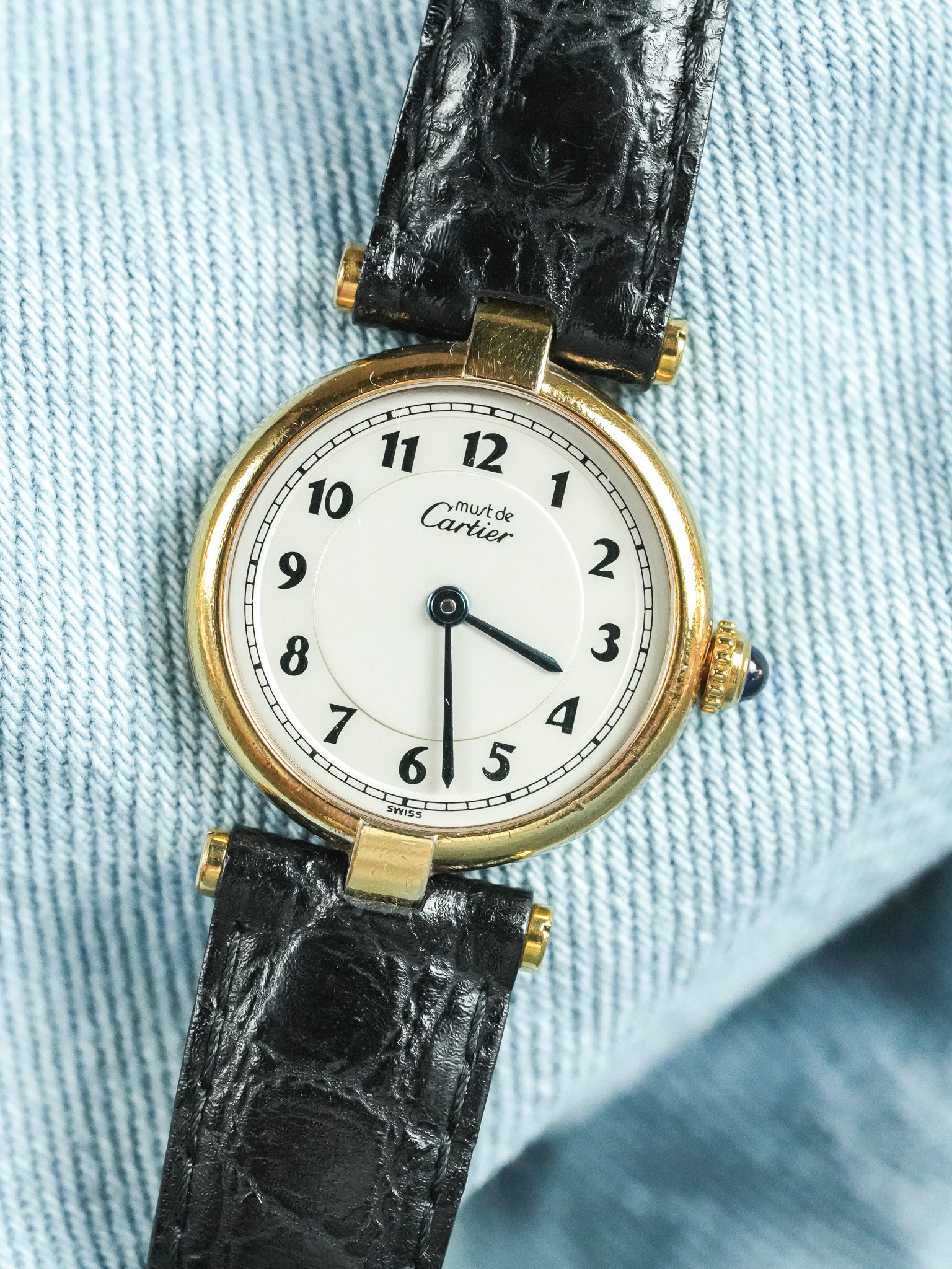 Cartier - Vendôme Must Vermeil Arabes Boucle déployante - 1990s - Atelier Victor - Vintage Shop