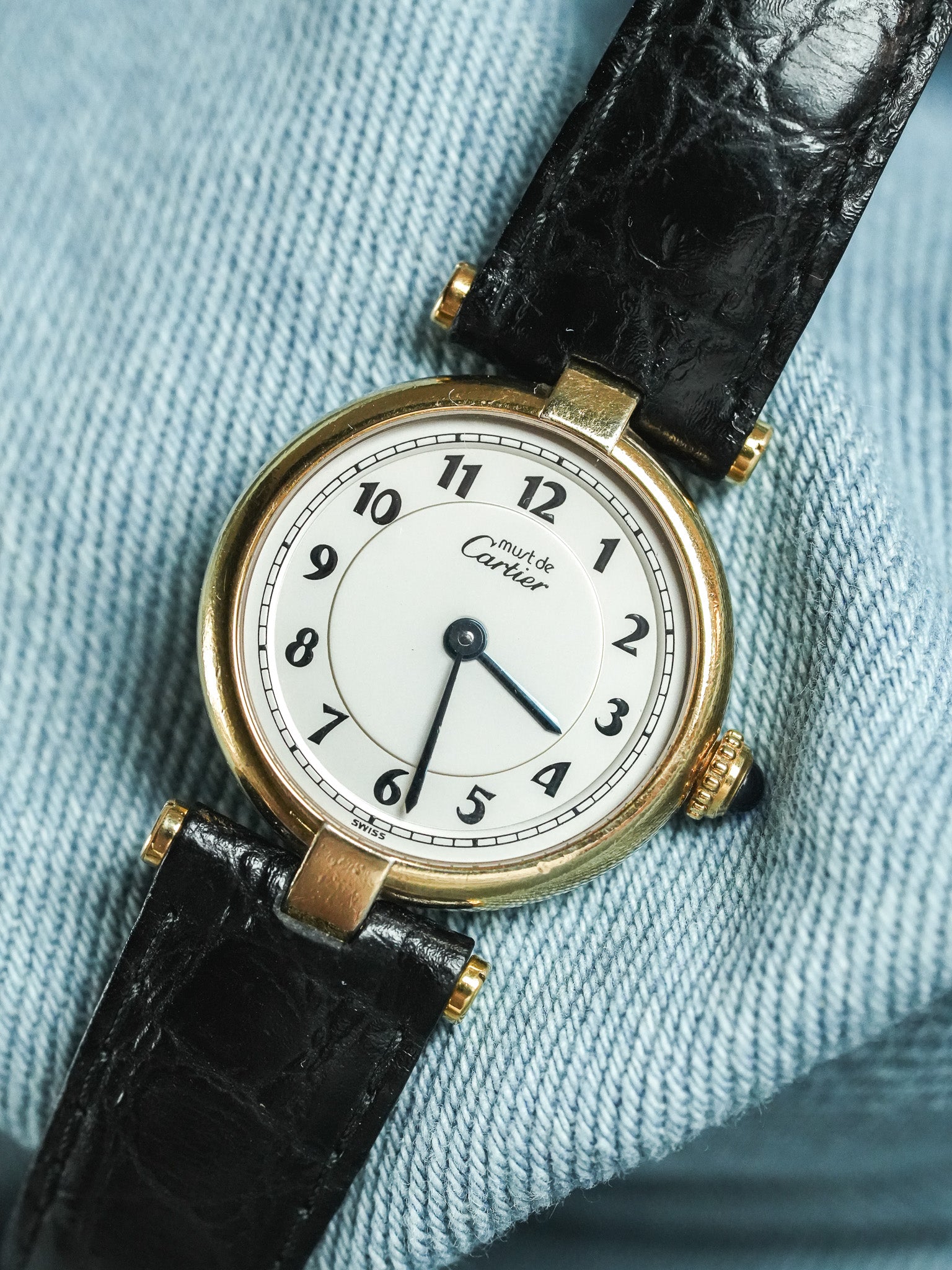 Cartier - Vendôme Must Vermeil Arabes Boucle déployante - 1990s - Atelier Victor - Vintage Shop