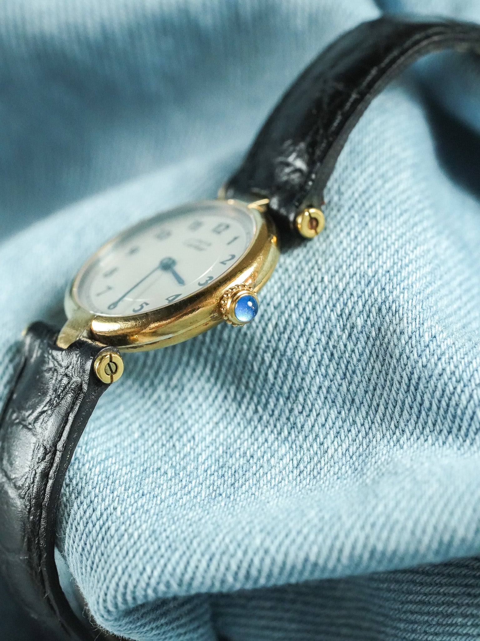 Cartier - Vendôme Must Vermeil Arabes Boucle déployante - 1990s - Atelier Victor - Vintage Shop