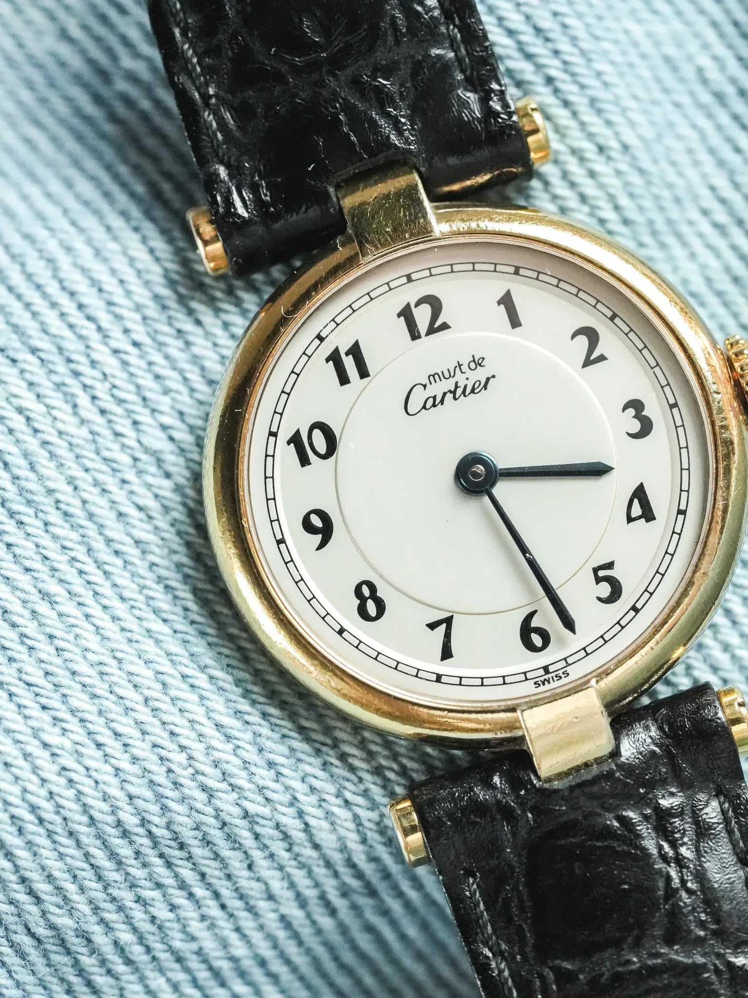 Cartier - Vendôme Must Vermeil Arabes Boucle déployante - 1990s - Atelier Victor - Vintage Shop