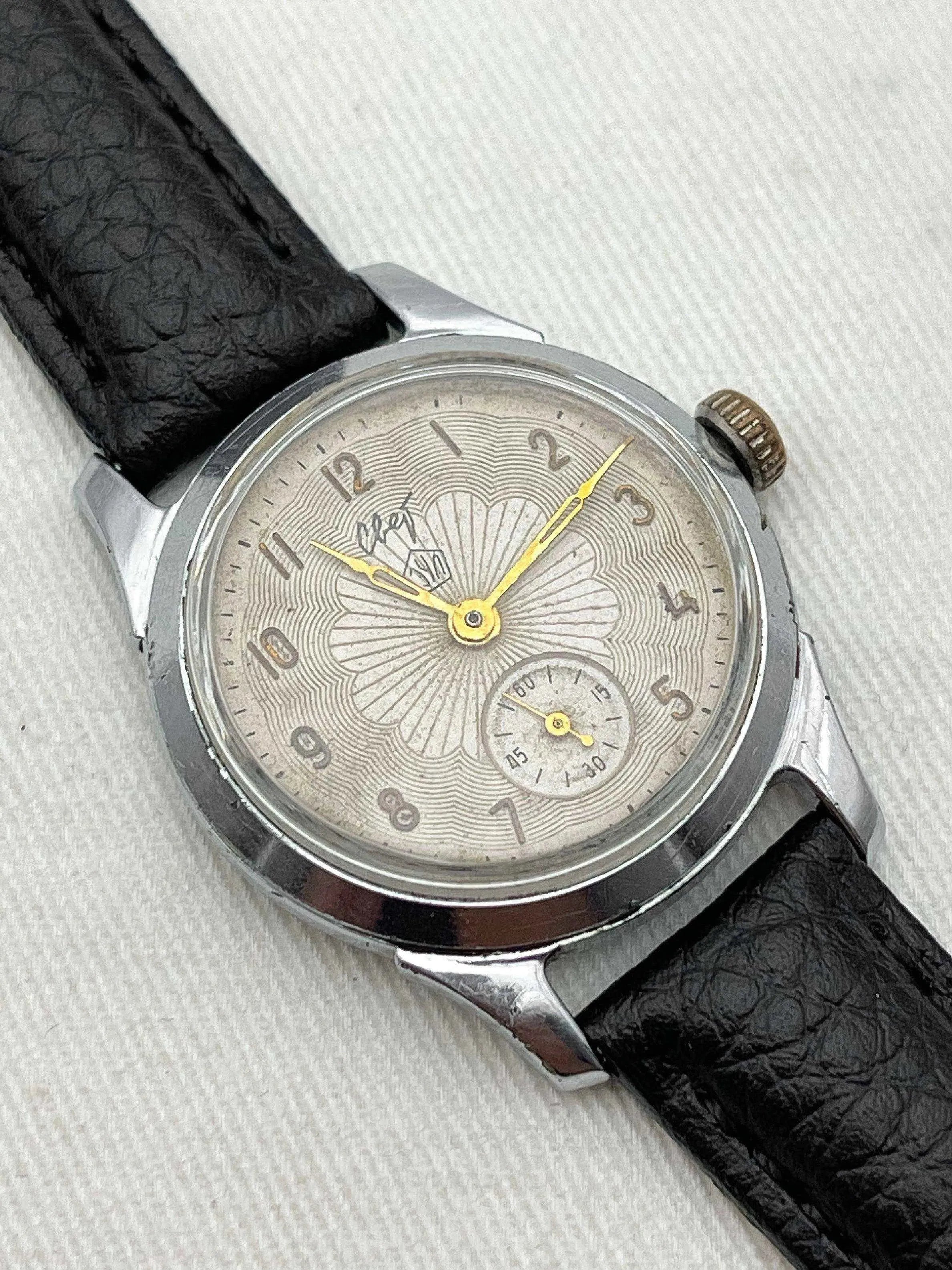 CBET - Petite Seconde Cadran guilloché - 1960s - Atelier Victor - Vintage Shop