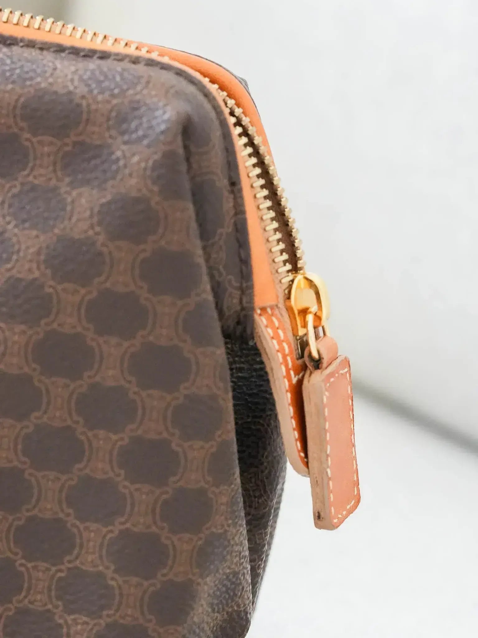 Celine - Pochette Logo Cuir Horizontale - Atelier Victor