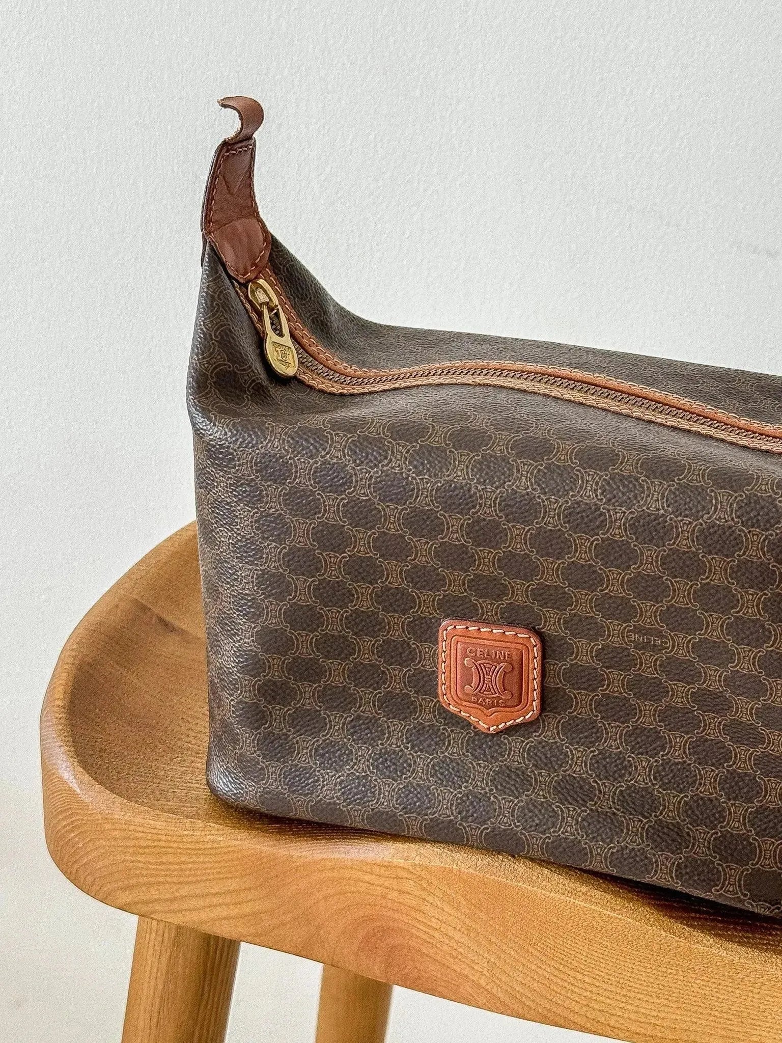 Celine - Pochette vintage Taille XL en toile triomphe et cuir - Atelier Victor