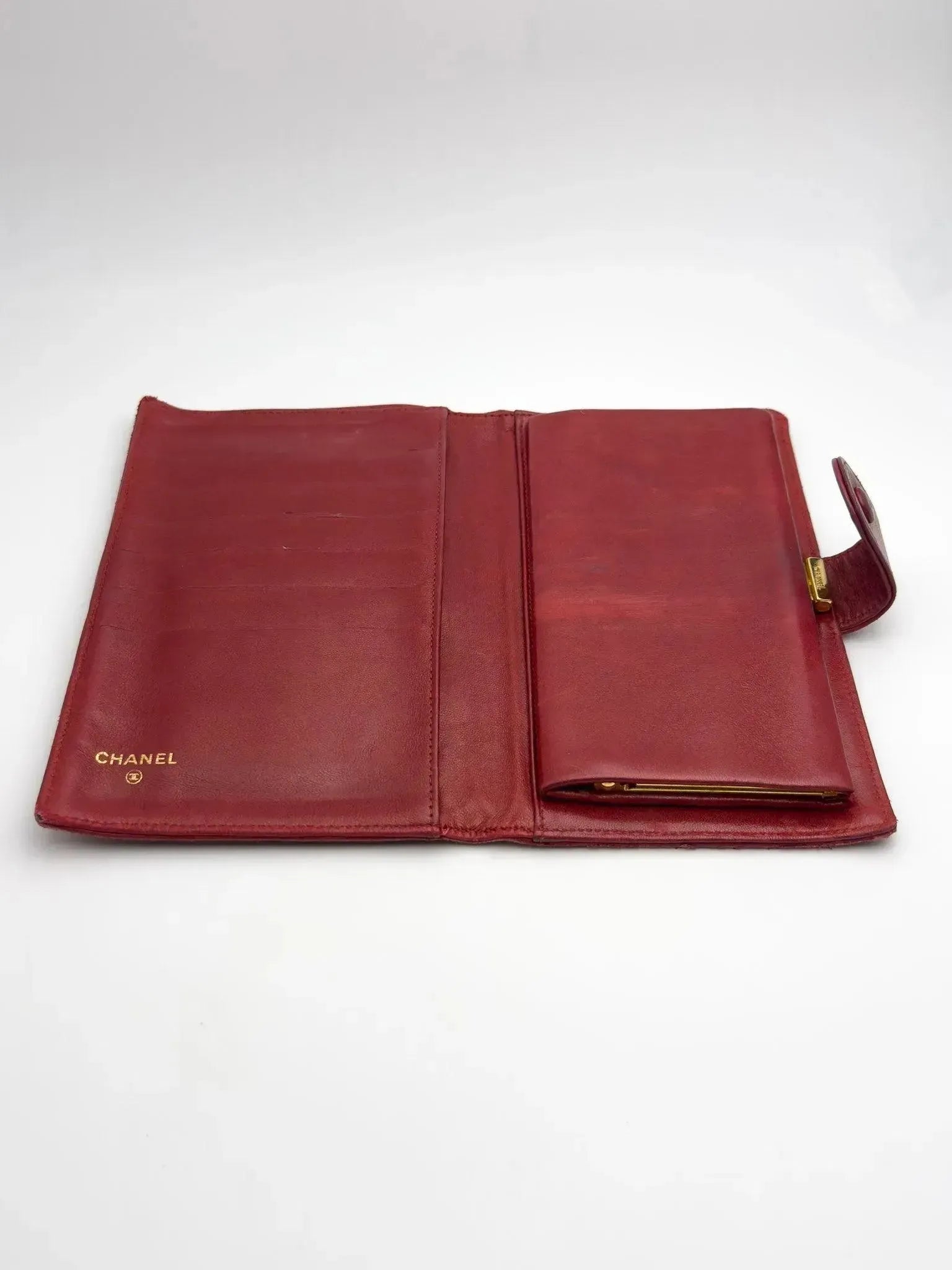 Chanel - Grand Portefeuille Rouge - Atelier Victor