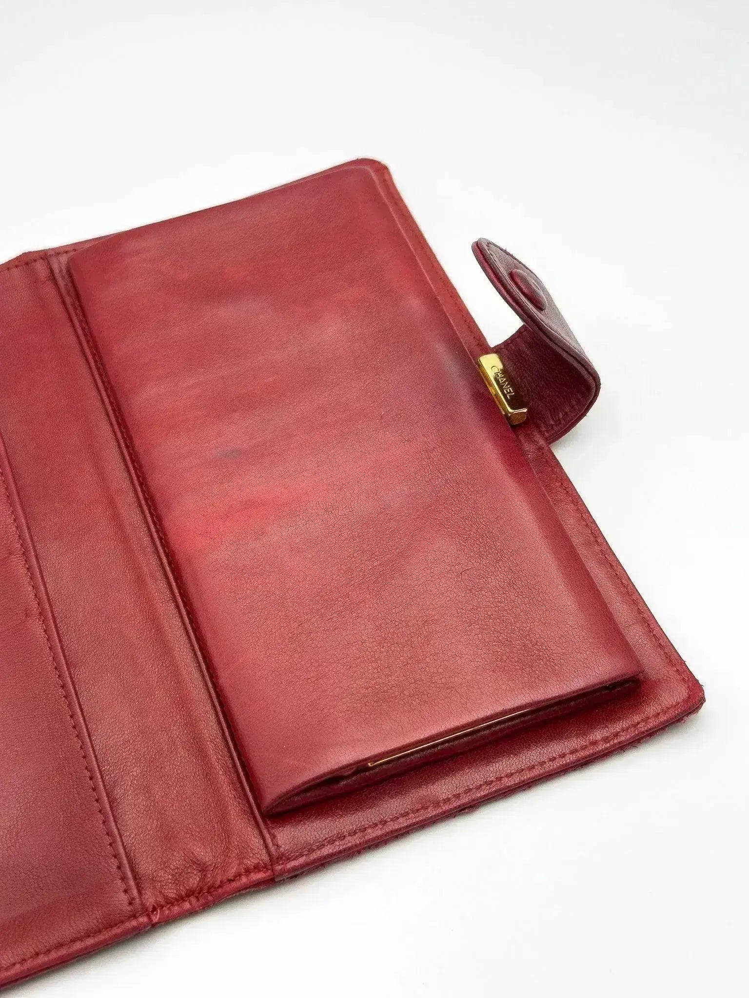 Chanel - Grand Portefeuille Rouge - Atelier Victor