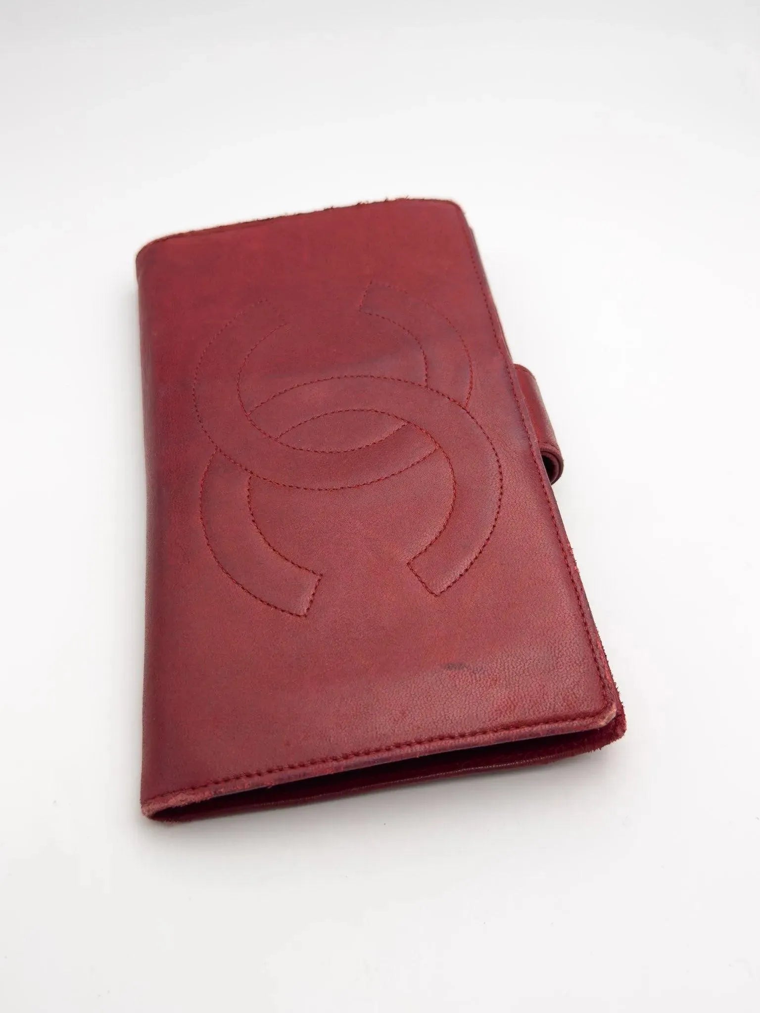 Chanel - Grand Portefeuille Rouge - Atelier Victor Paris - Vintage Watch Shop Dubai