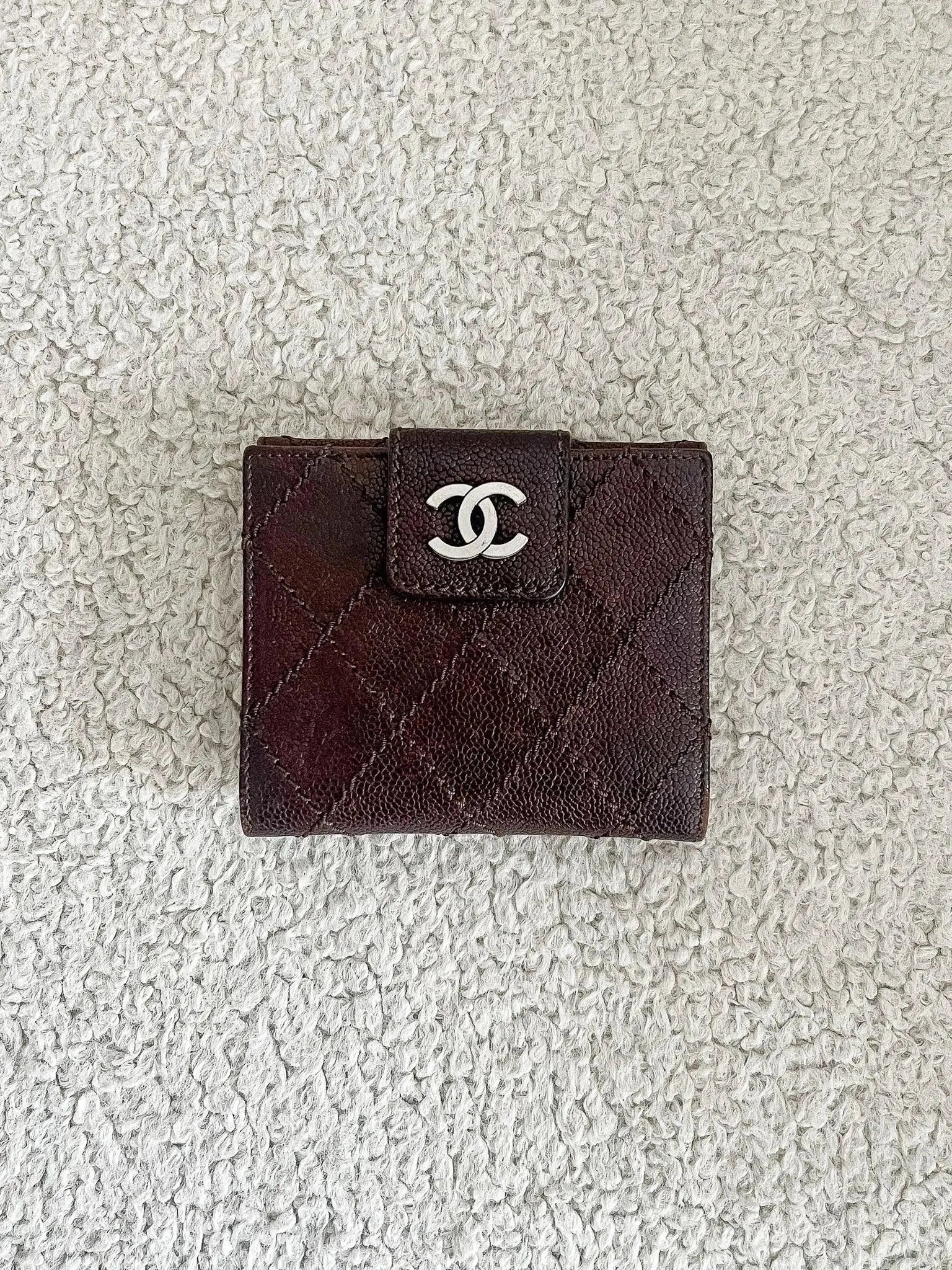 Chanel - Portefeuille Cuir Marron Quadrillé - Atelier Victor Paris - Vintage Watch Shop Dubai