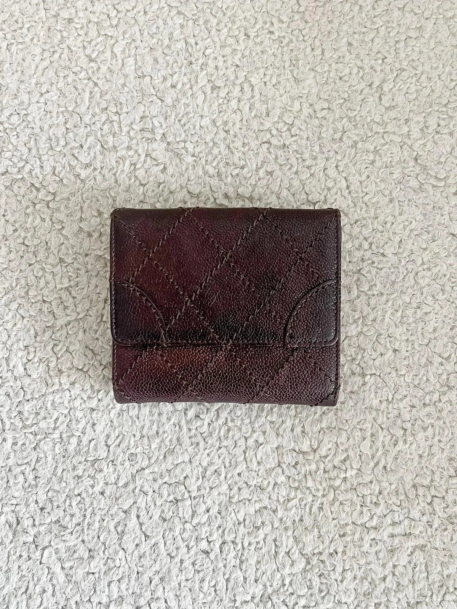 Chanel - Portefeuille Cuir Marron Quadrillé - Atelier Victor Paris - Vintage Watch Shop Dubai