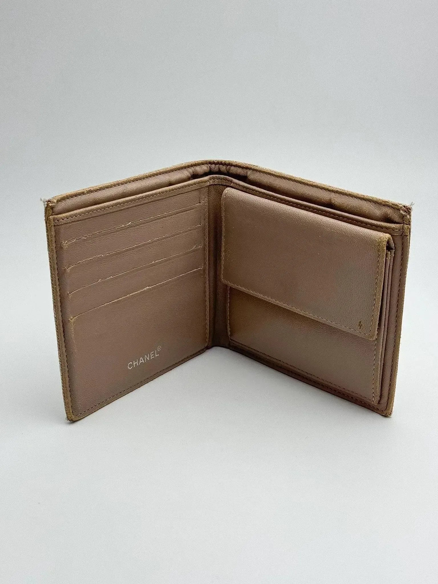 Chanel - Portefeuille en toile beige - Atelier Victor