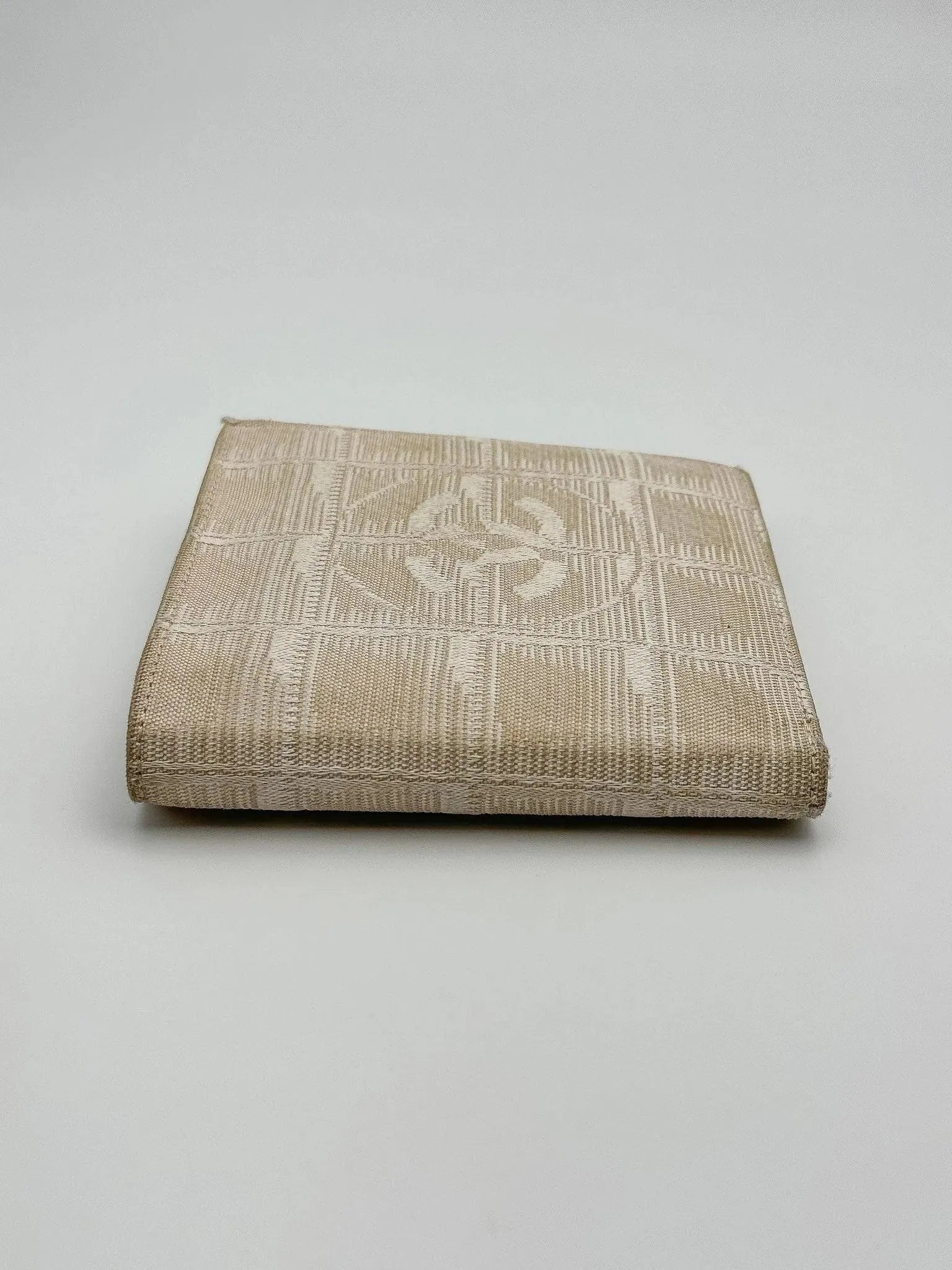 Chanel - Portefeuille en toile beige - Atelier Victor - Vintage Shop