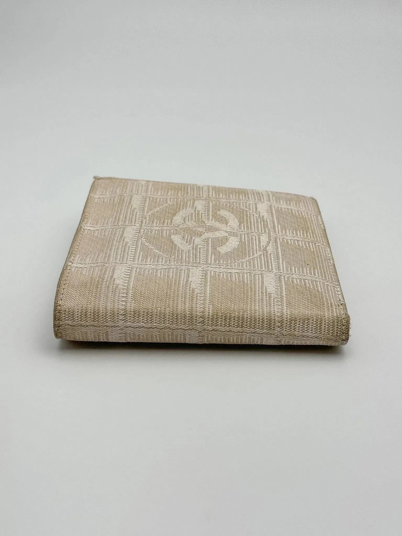 Chanel - Portefeuille en toile beige - Atelier Victor - Vintage Shop