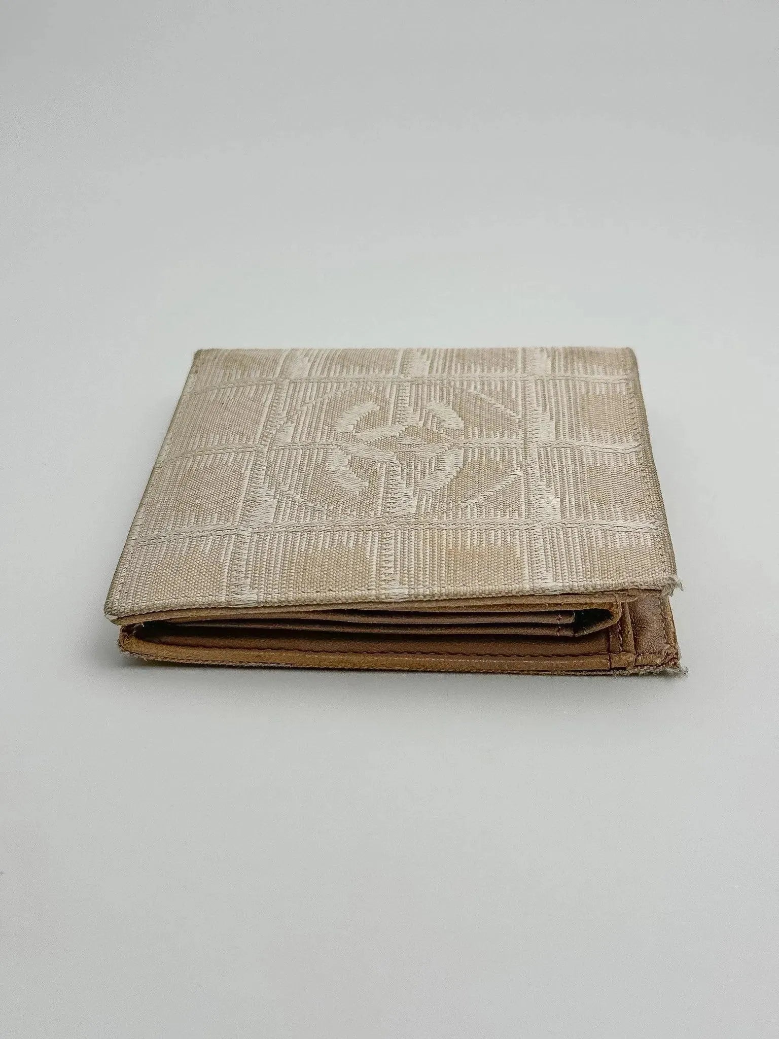 Chanel - Portefeuille en toile beige - Atelier Victor - Vintage Shop