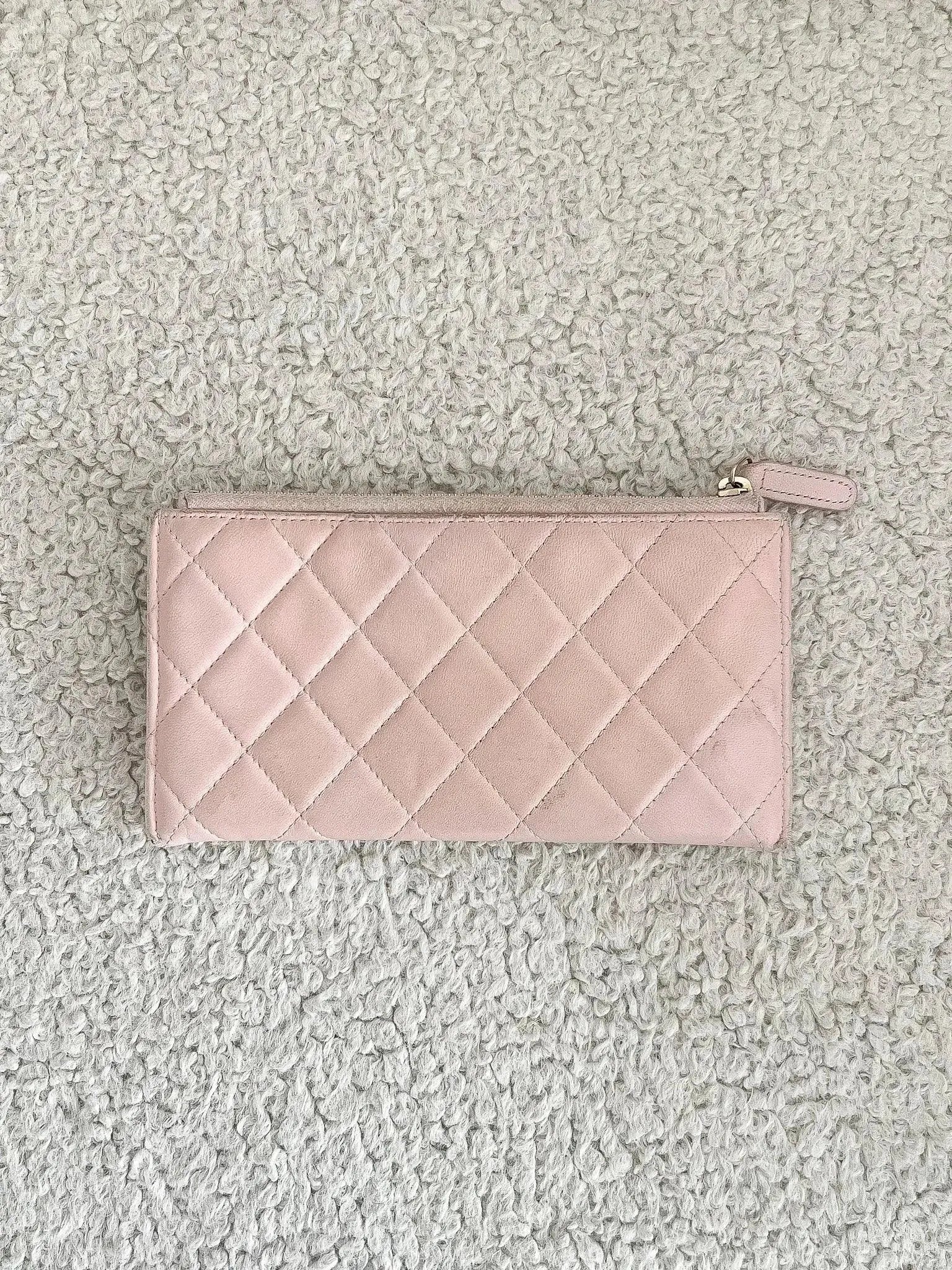 Chanel - Portefeuille Rose avec Métal Doré - Atelier Victor - Vintage Shop
