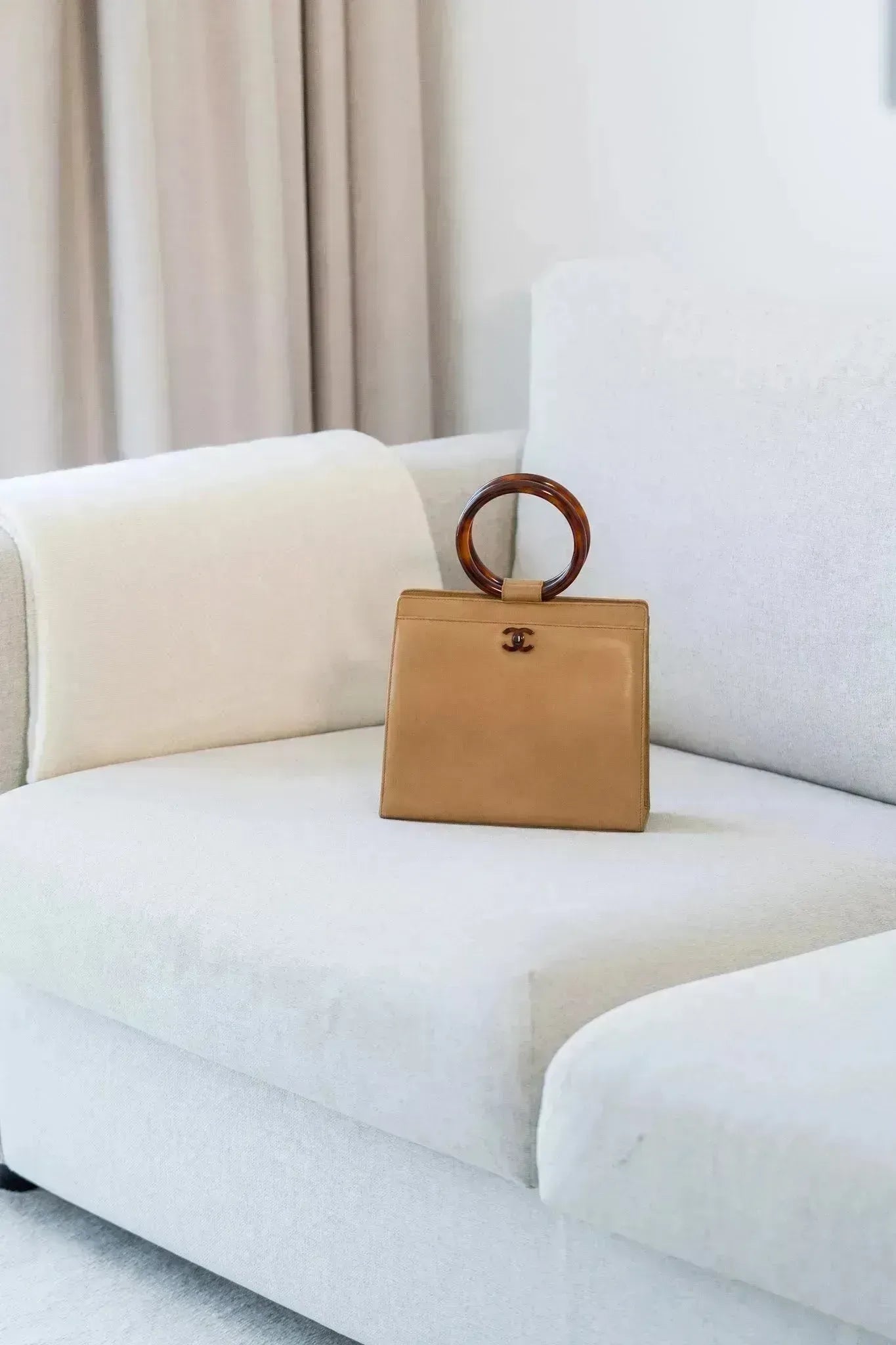 Chanel - Sac à main en cuir beige et écailles de tortue - Atelier Victor