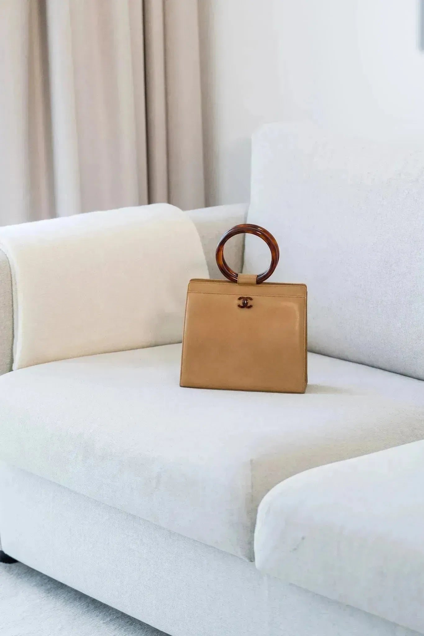 Chanel - Sac à main en cuir beige et écailles de tortue - Atelier Victor