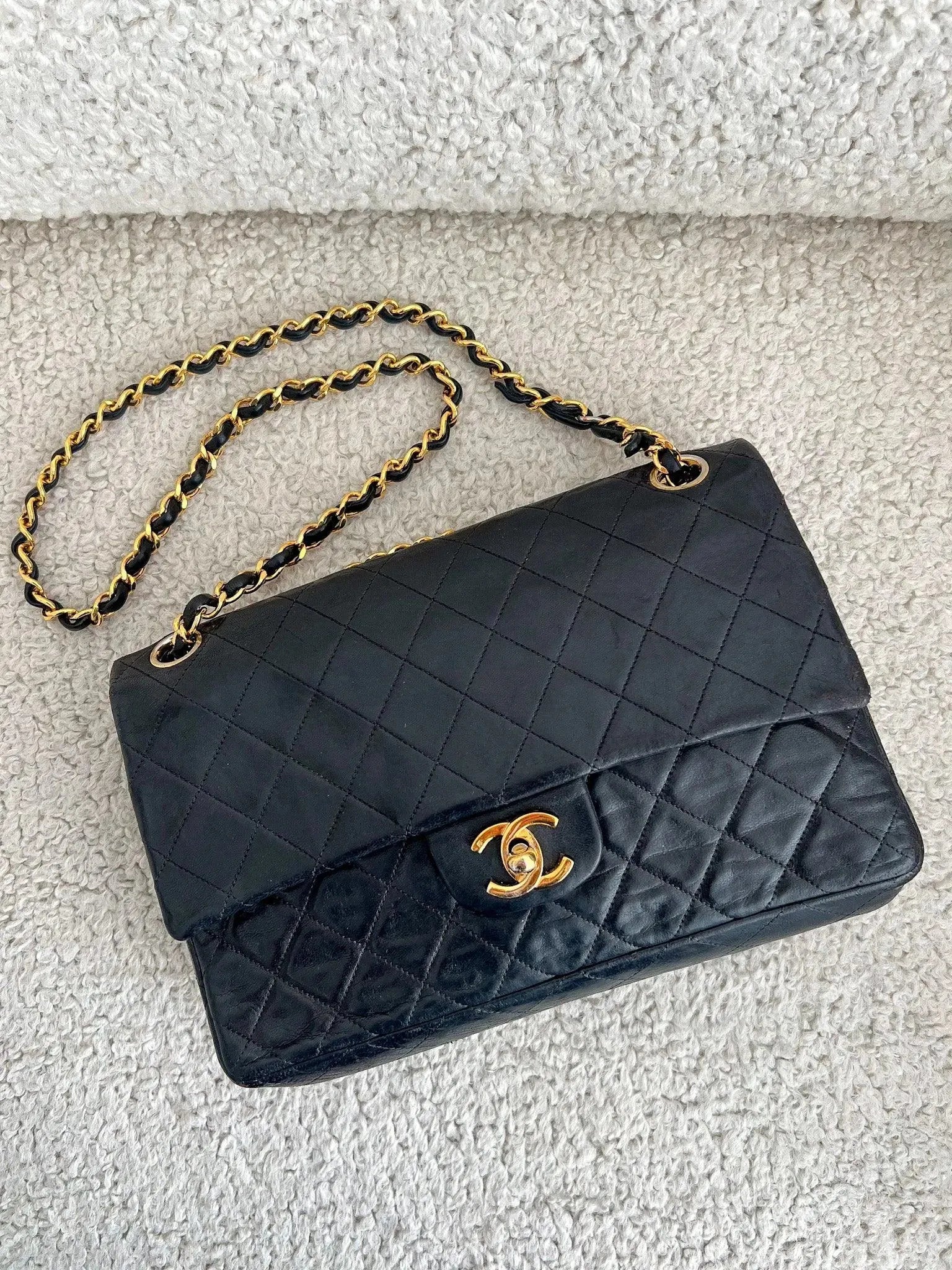 Chanel - Sac à main Timeless classique noir - Atelier Victor Paris - Vintage Watch Shop Dubai