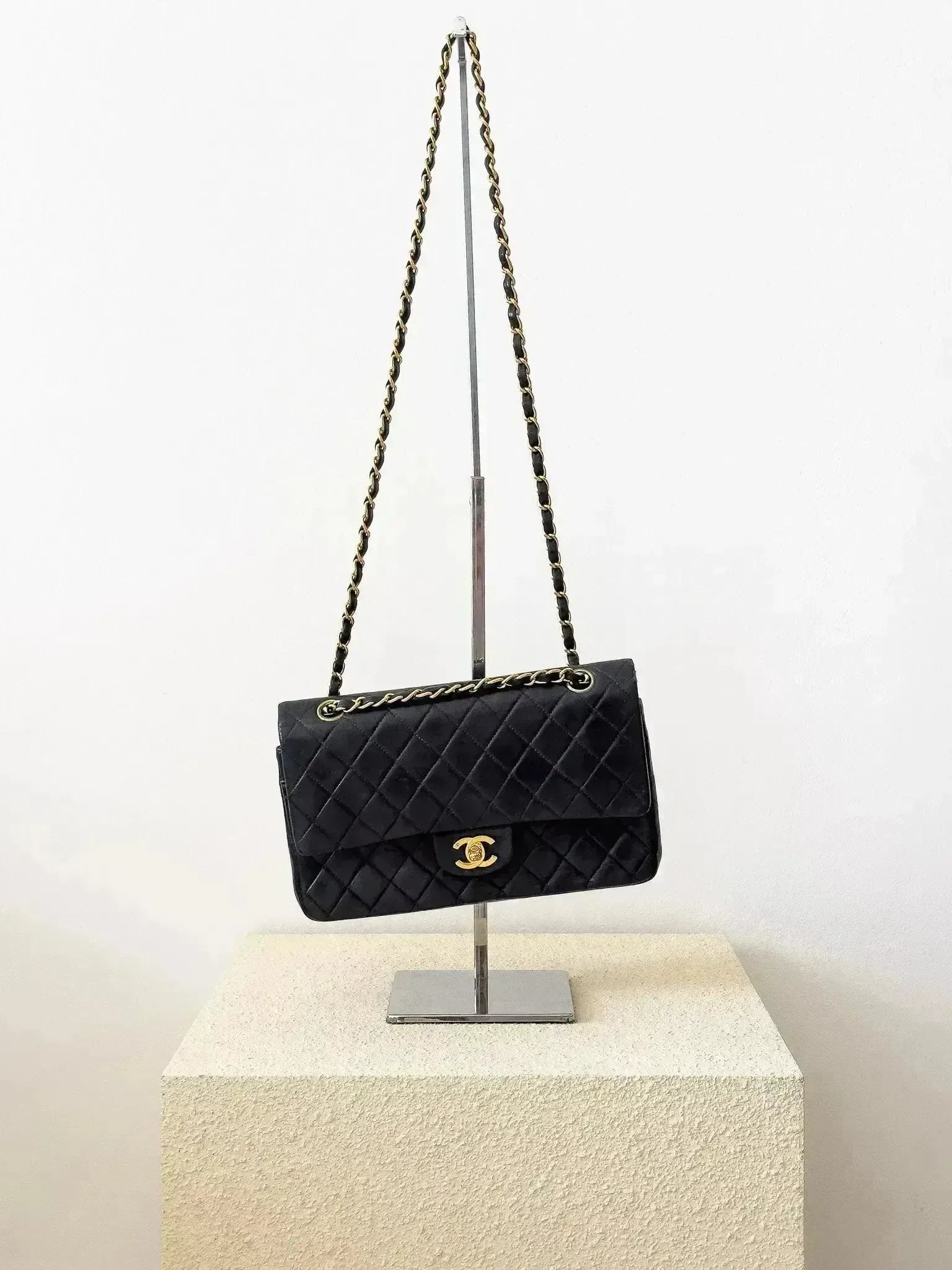 Chanel - Sac à main timeless vintage / classique en cuir - Atelier Victor