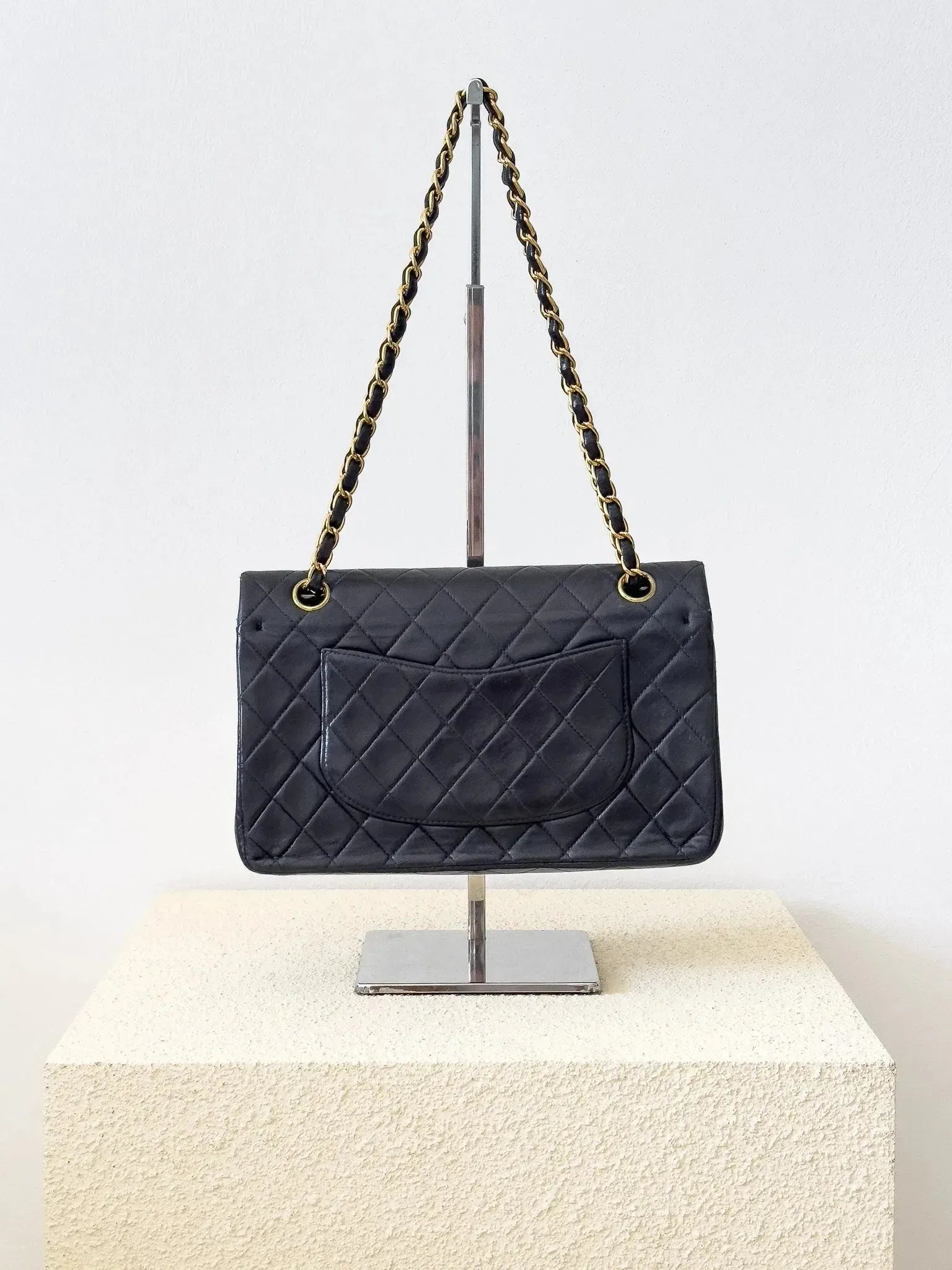 Chanel - Sac à main timeless vintage / classique en cuir - Atelier Victor