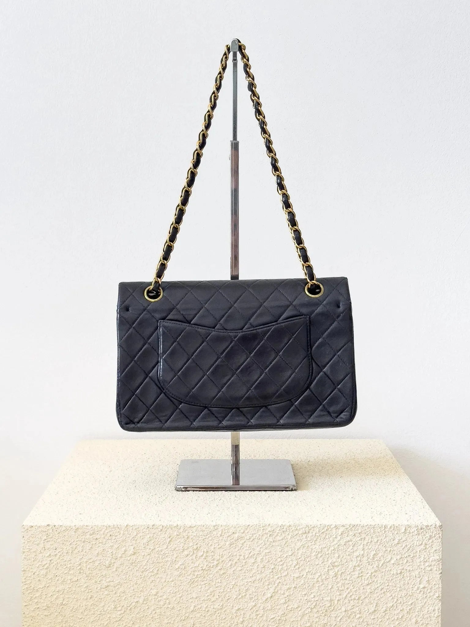 Chanel - Sac à main timeless vintage / classique en cuir - Atelier Victor - Vintage Shop