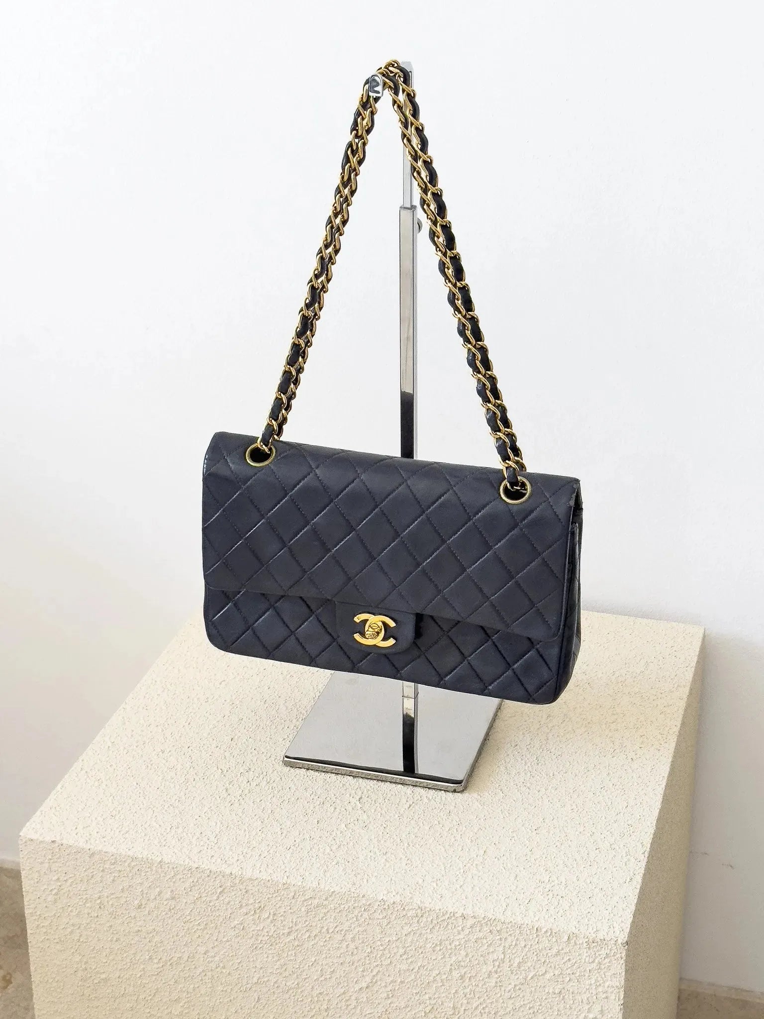 Chanel - Sac à main timeless vintage / classique en cuir - Atelier Victor - Vintage Shop