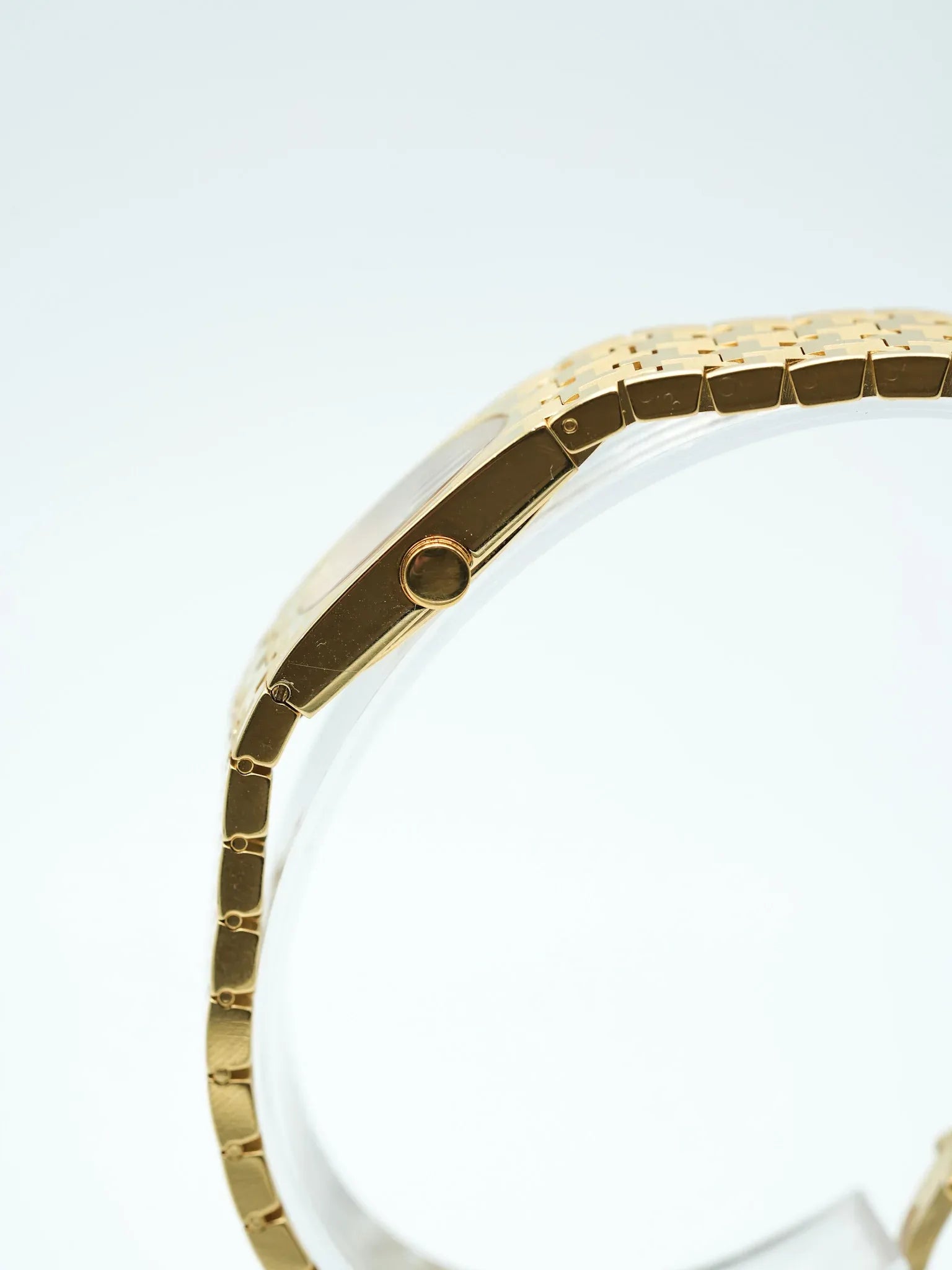 Christian Dior - Bracelet Intégré Or Femme D70-150 - 1990s - Atelier Victor - Vintage Shop